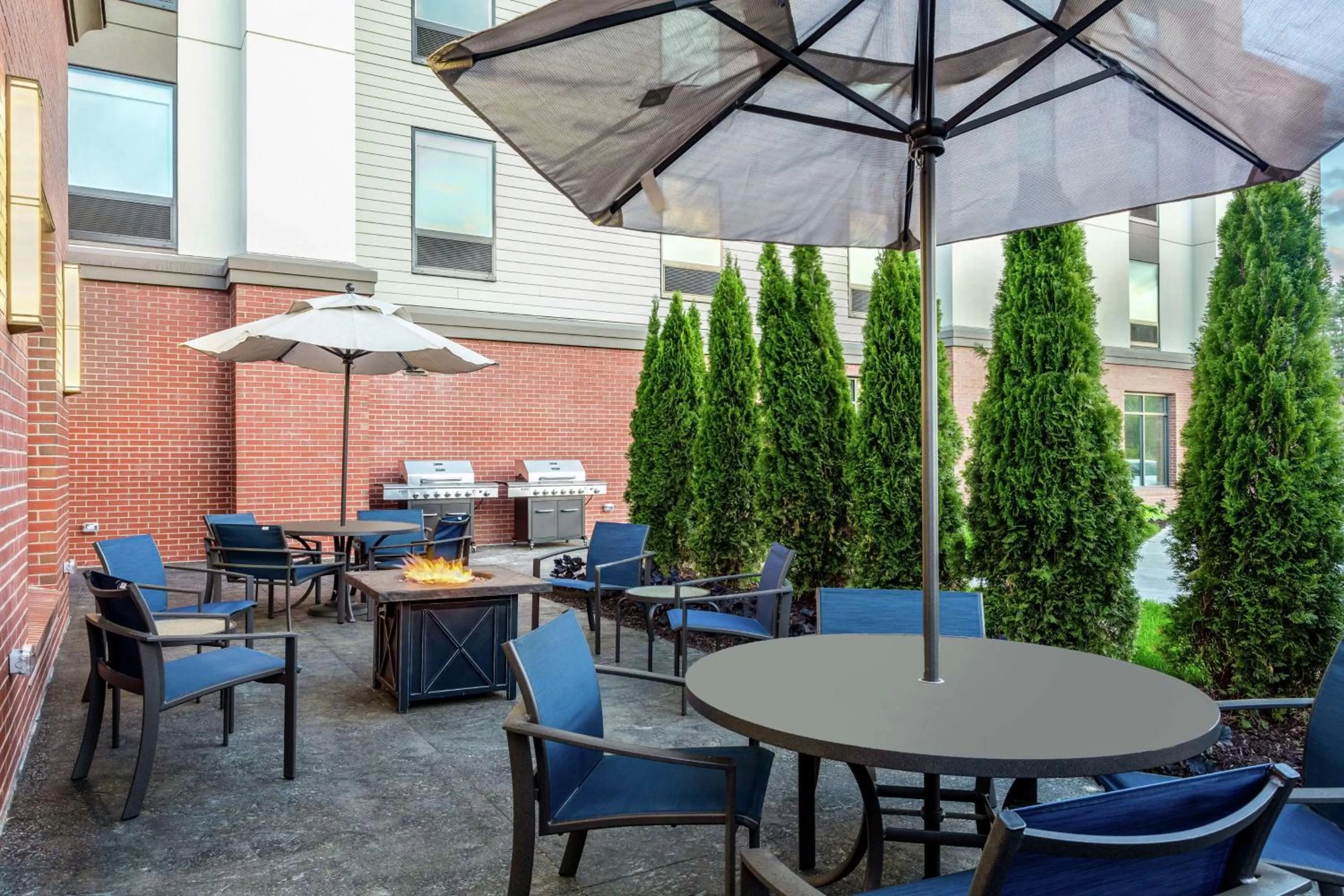 Patio in Hampton Inn & Suites Kittery-Portsmouth