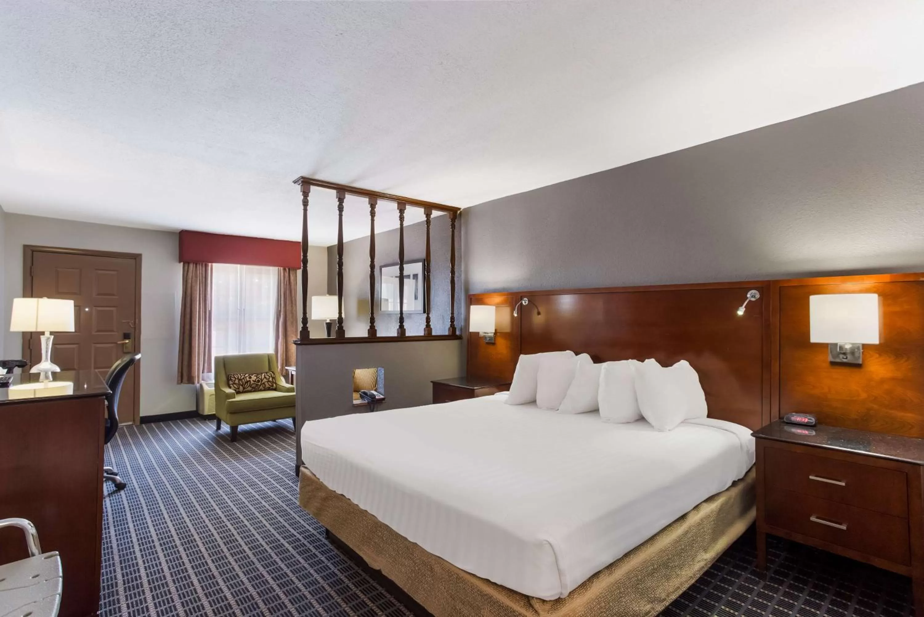 Photo of the whole room, Bed in SureStay Plus Hotel by Best Western Greenwood