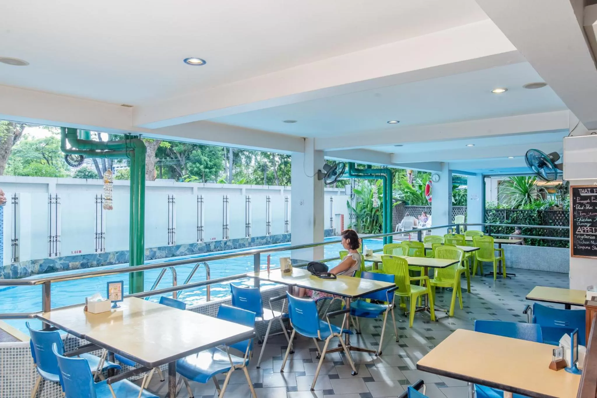 Restaurant/places to eat in New Siam II