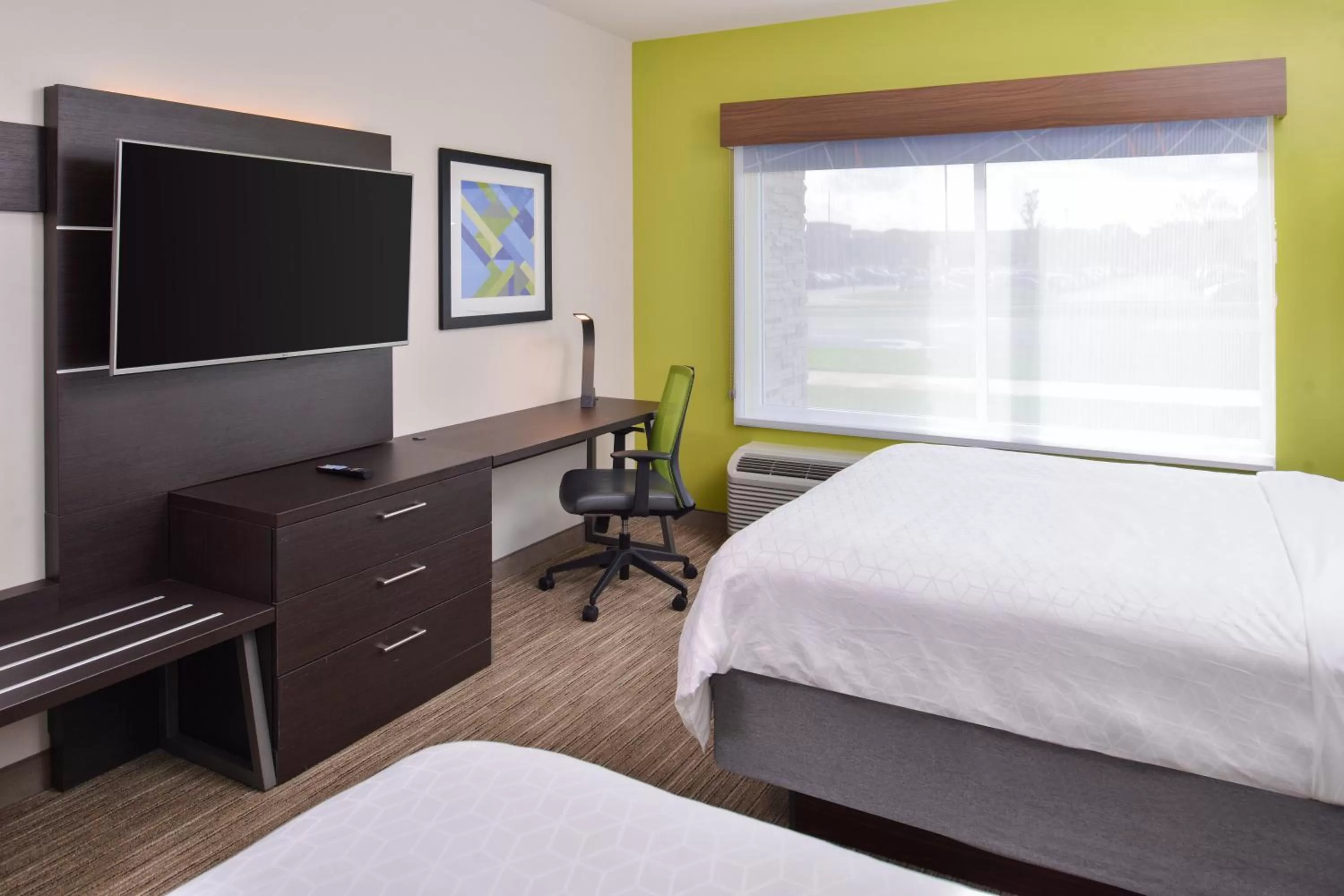 Photo of the whole room, Bed in Holiday Inn Express & Suites - Mall of America - MSP Airport by IHG