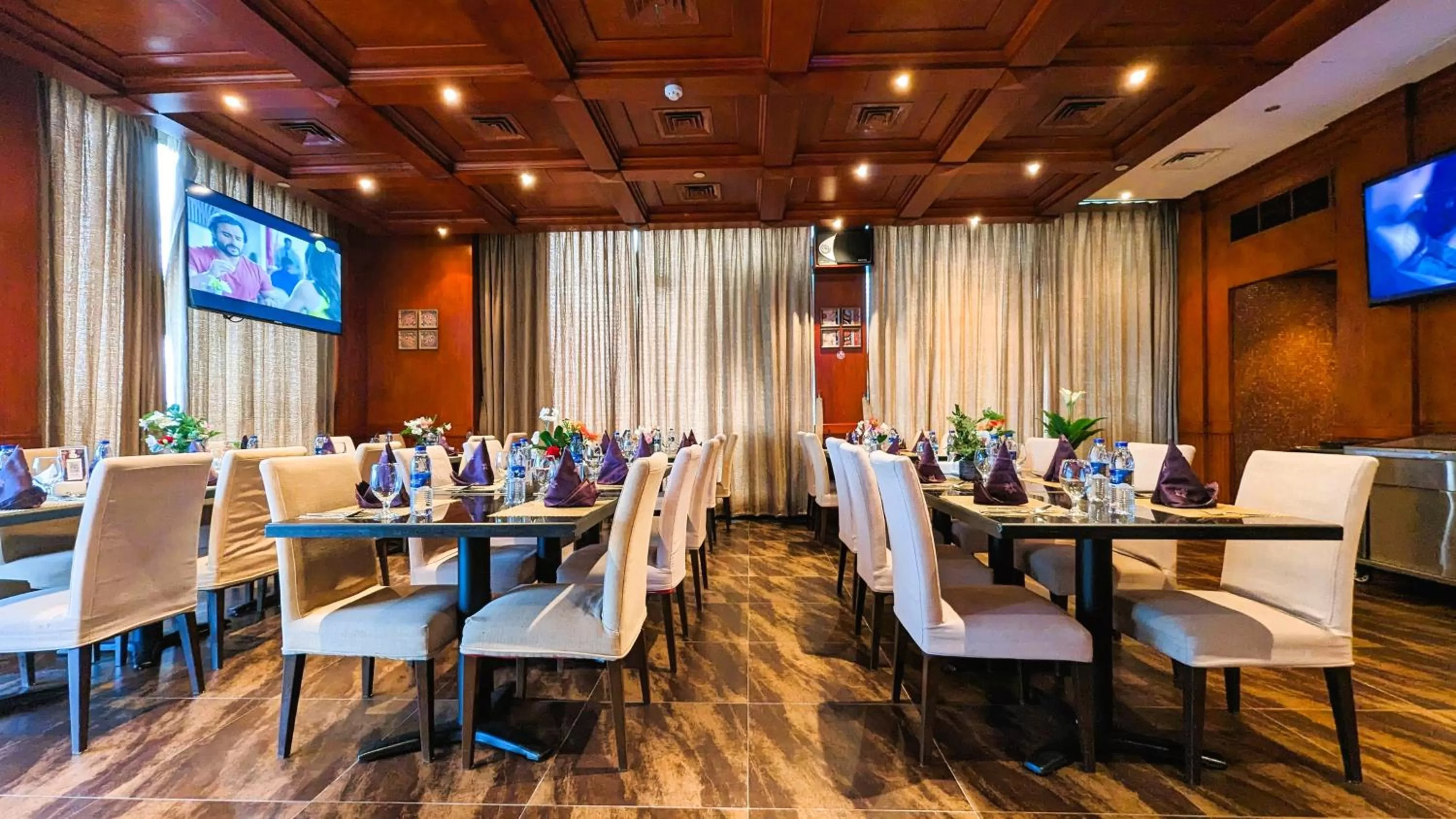 Restaurant/places to eat in City Tower Hotel