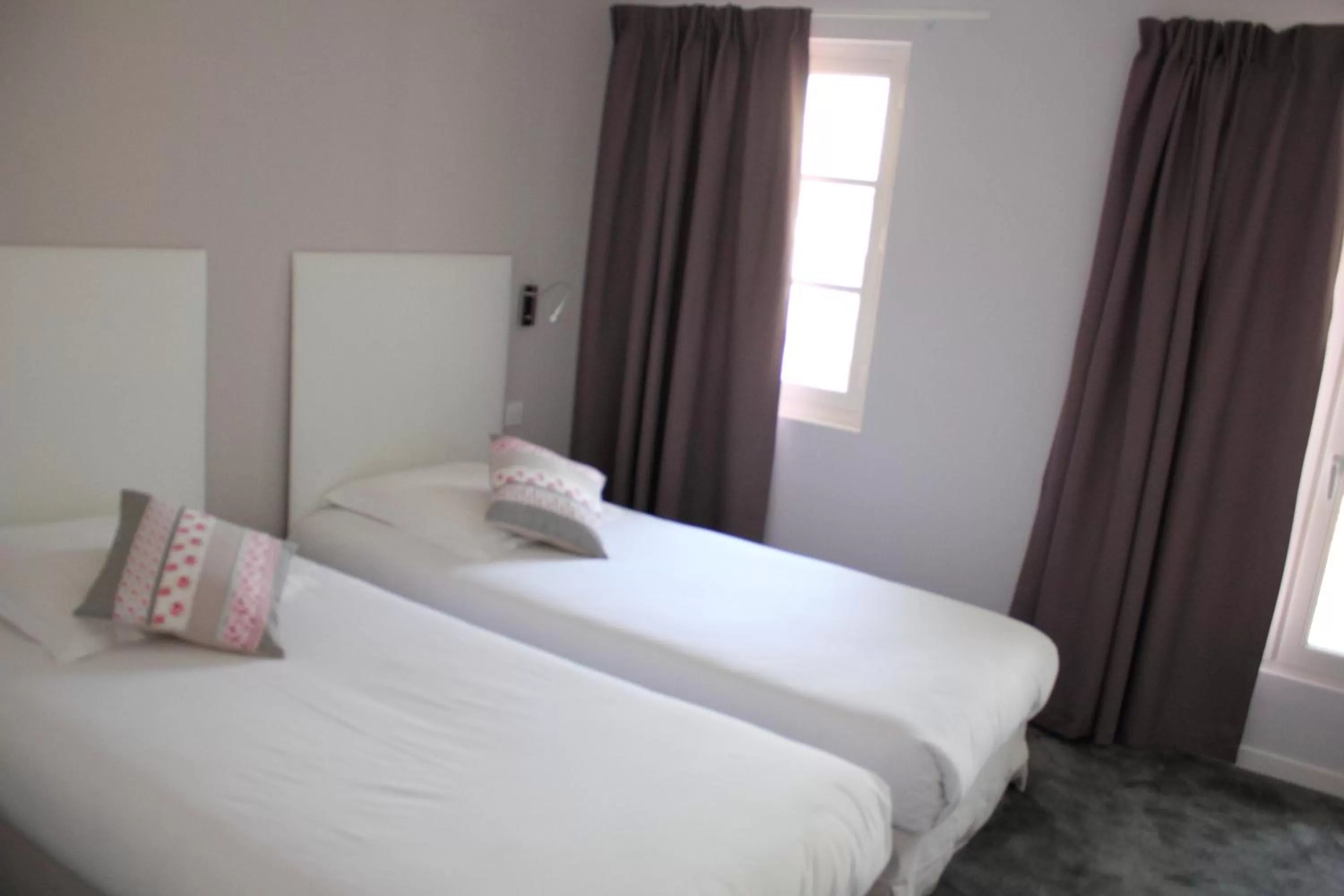 Bed in Hôtel Central