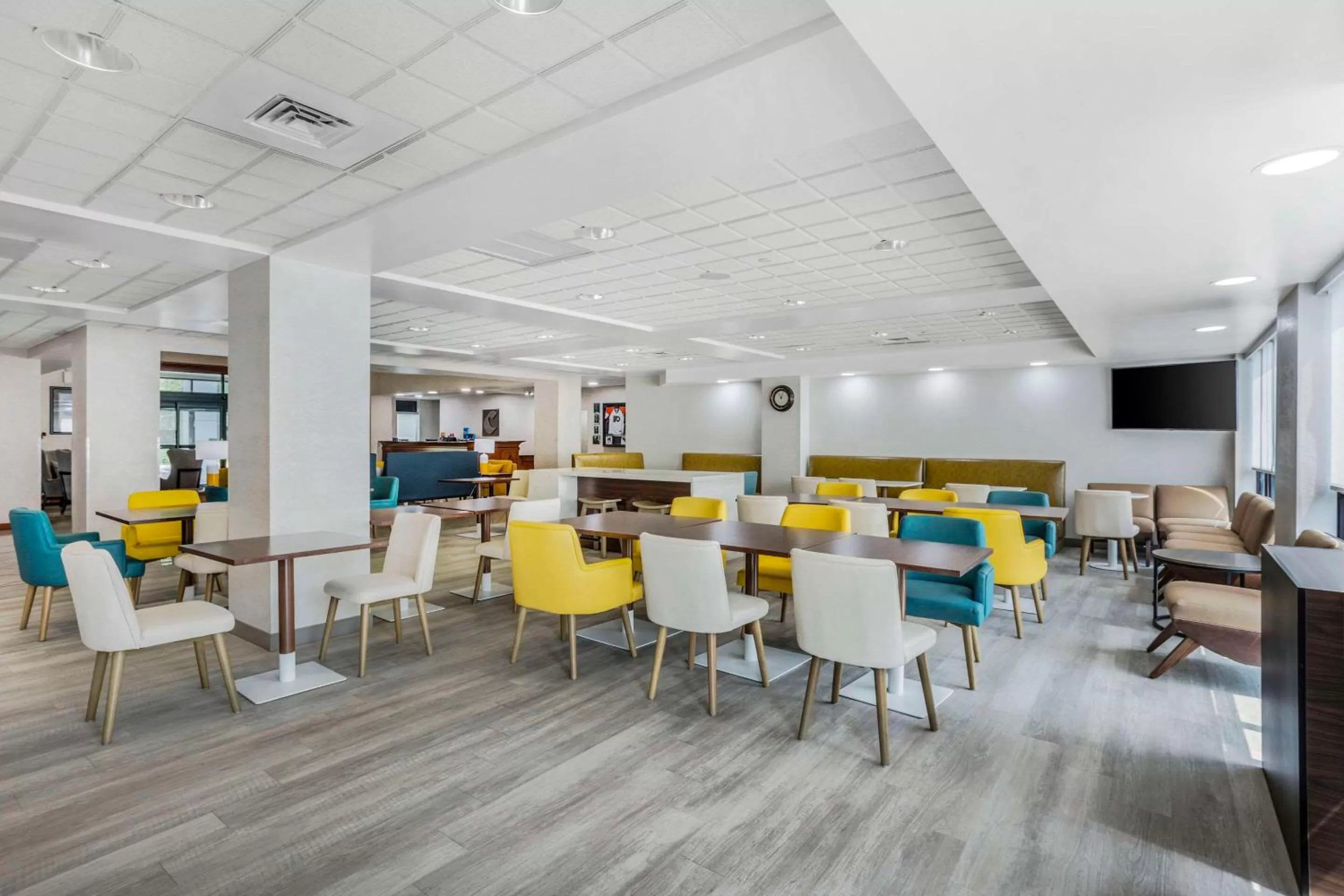 Breakfast in Comfort Inn & Suites Voorhees-Mt Laurel