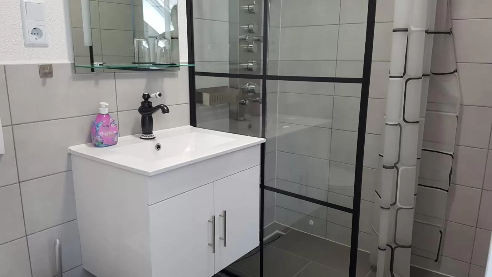 Bathroom in Pension Deichgraf