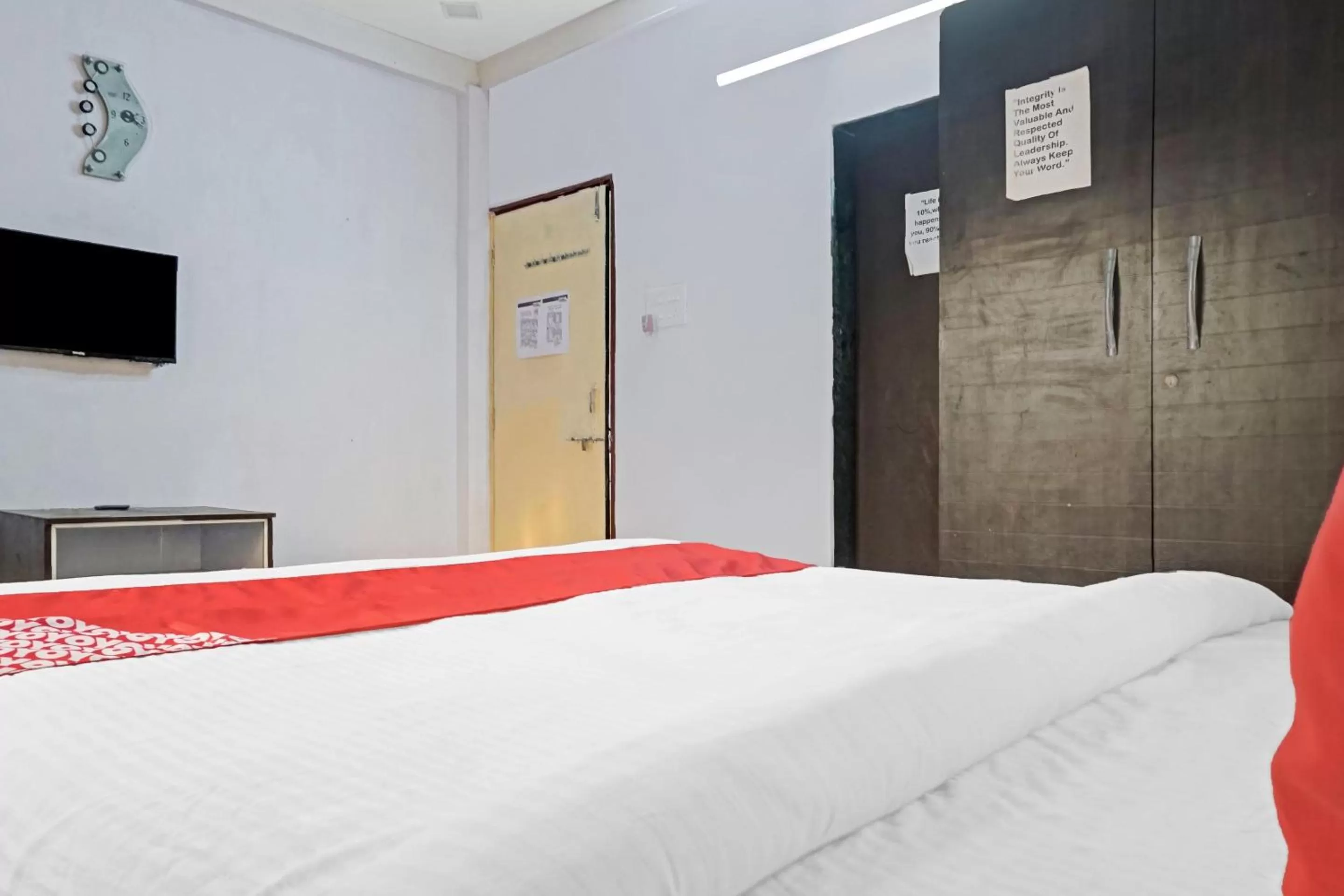 Bedroom, Bed in OYO Flagship 87488 Motel Excellency