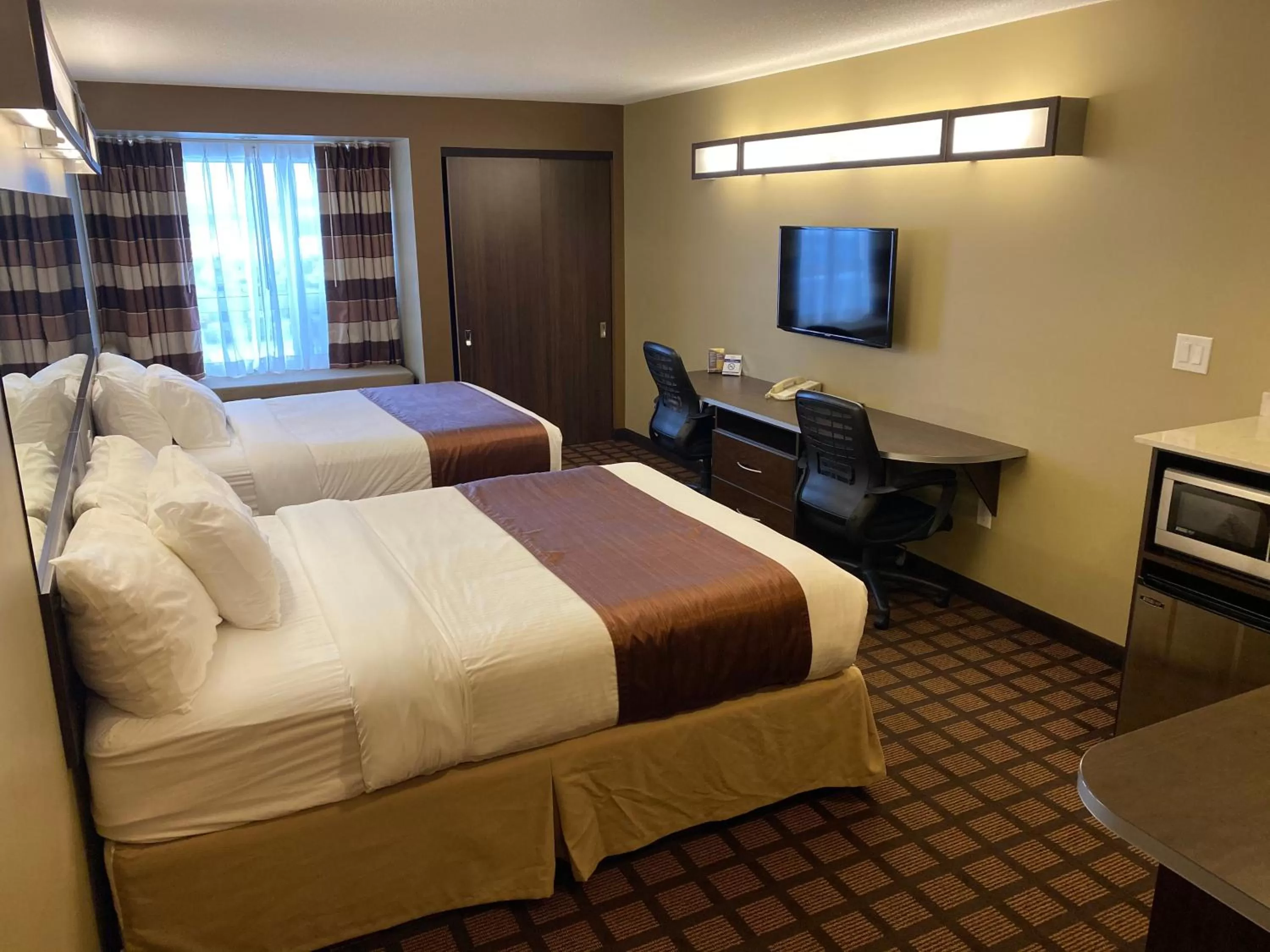 Bedroom, Bed in Microtel Inn & Suites by Wyndham - Timmins