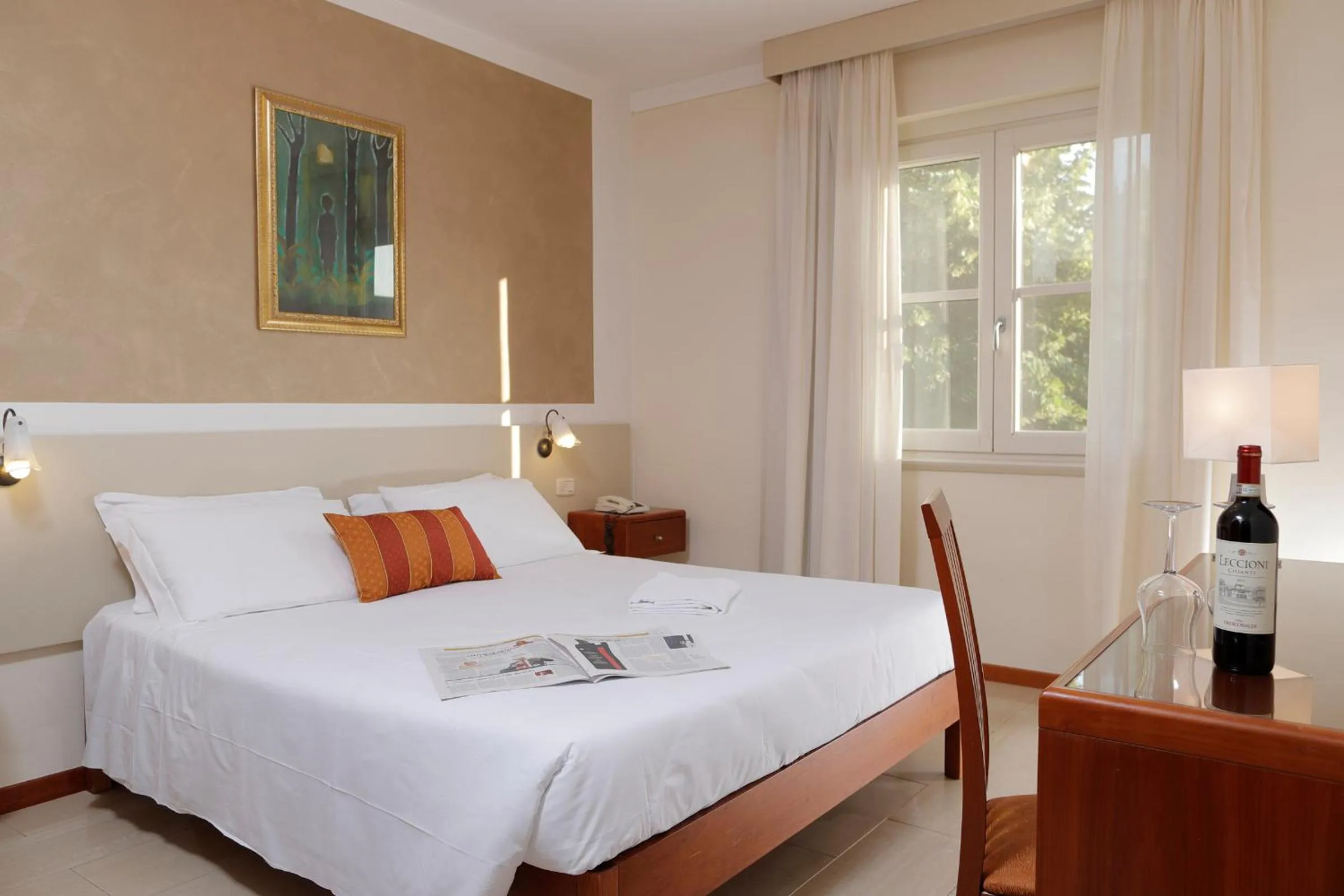 Bed in Hotel Michelangelo