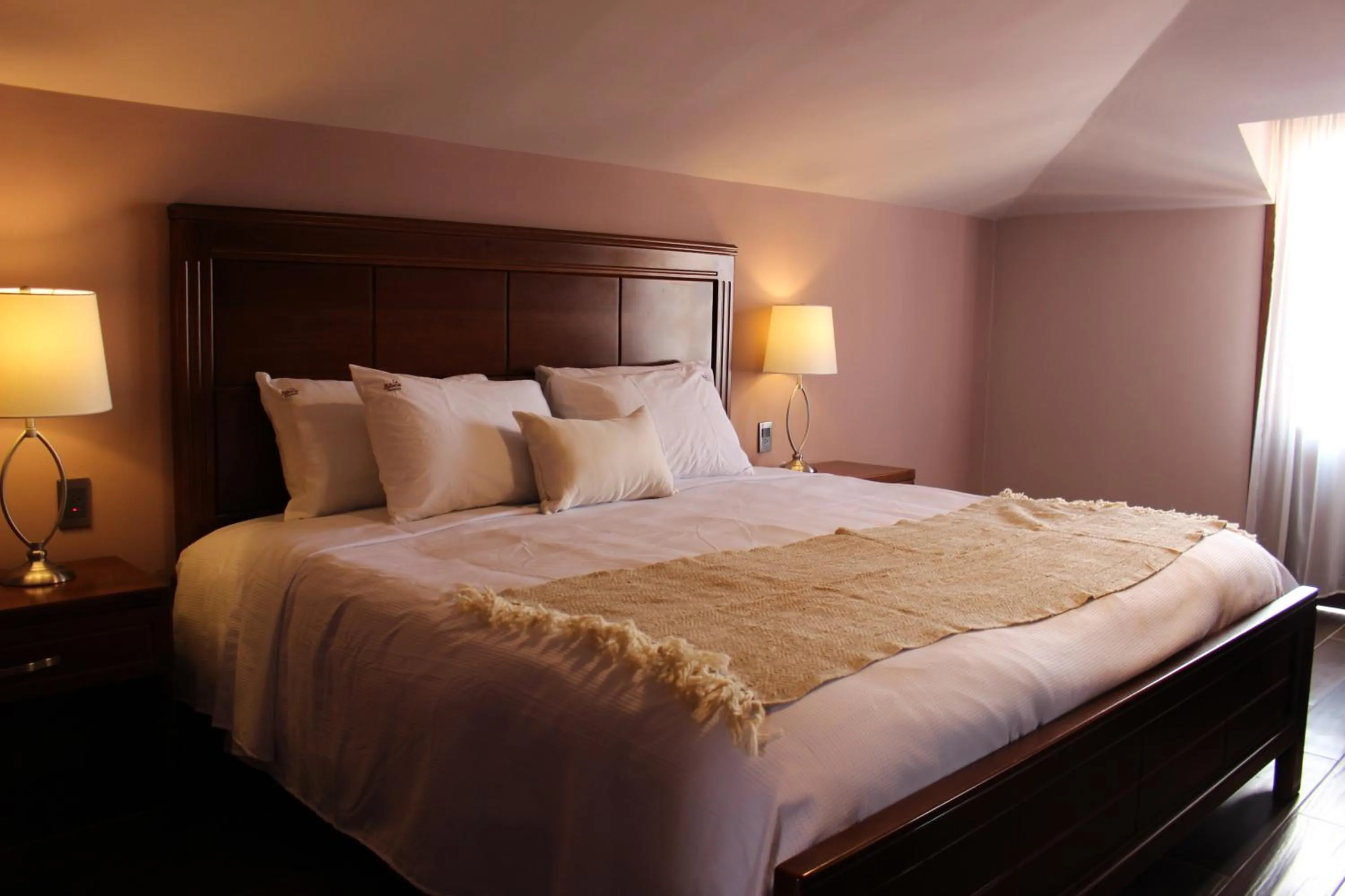 Photo of the whole room, Bed in La Estancia