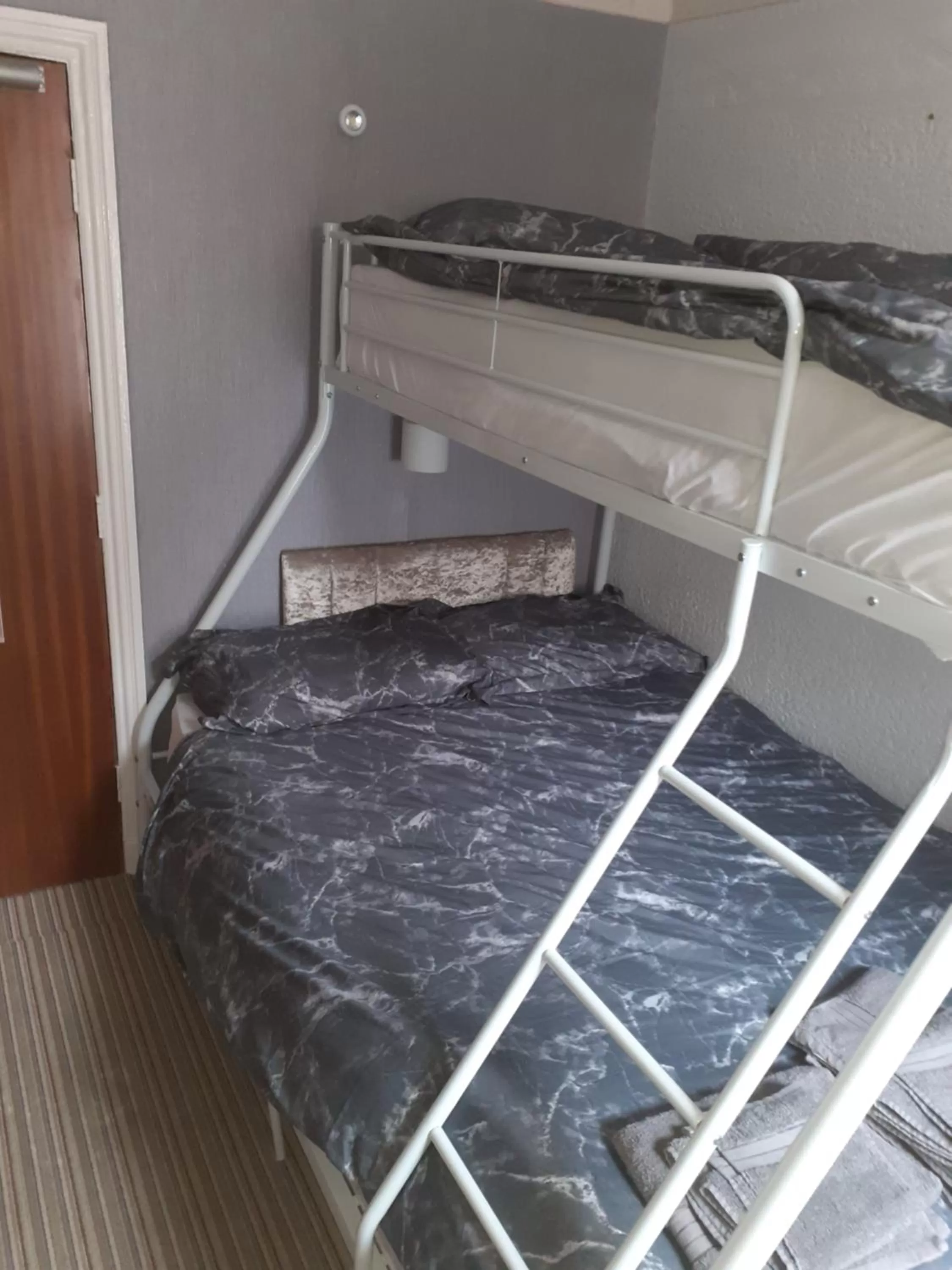 Bunk Bed in Briny View Hotel