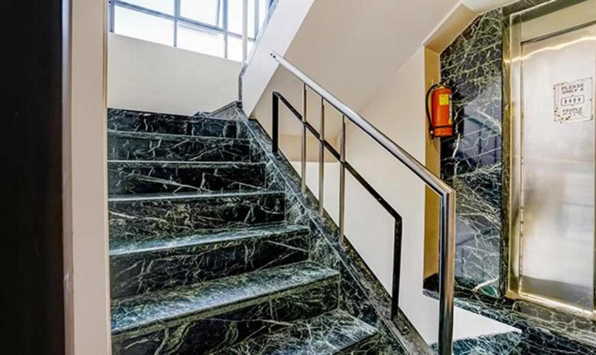 Lobby or reception in SriKrishna Paradise Hotel Thane Navi Mumbai