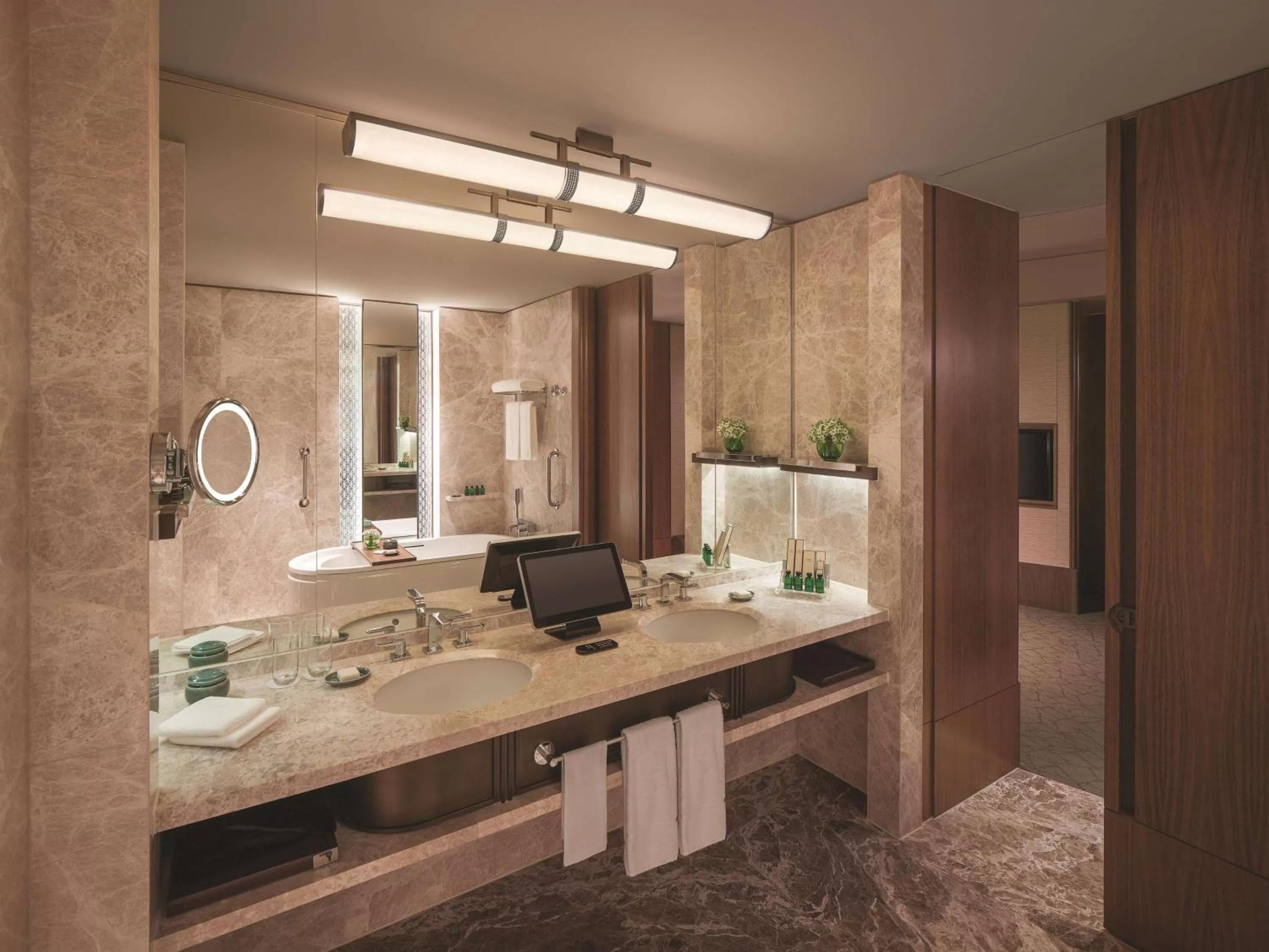 Bathroom in Shangri-La Far Eastern, Taipei