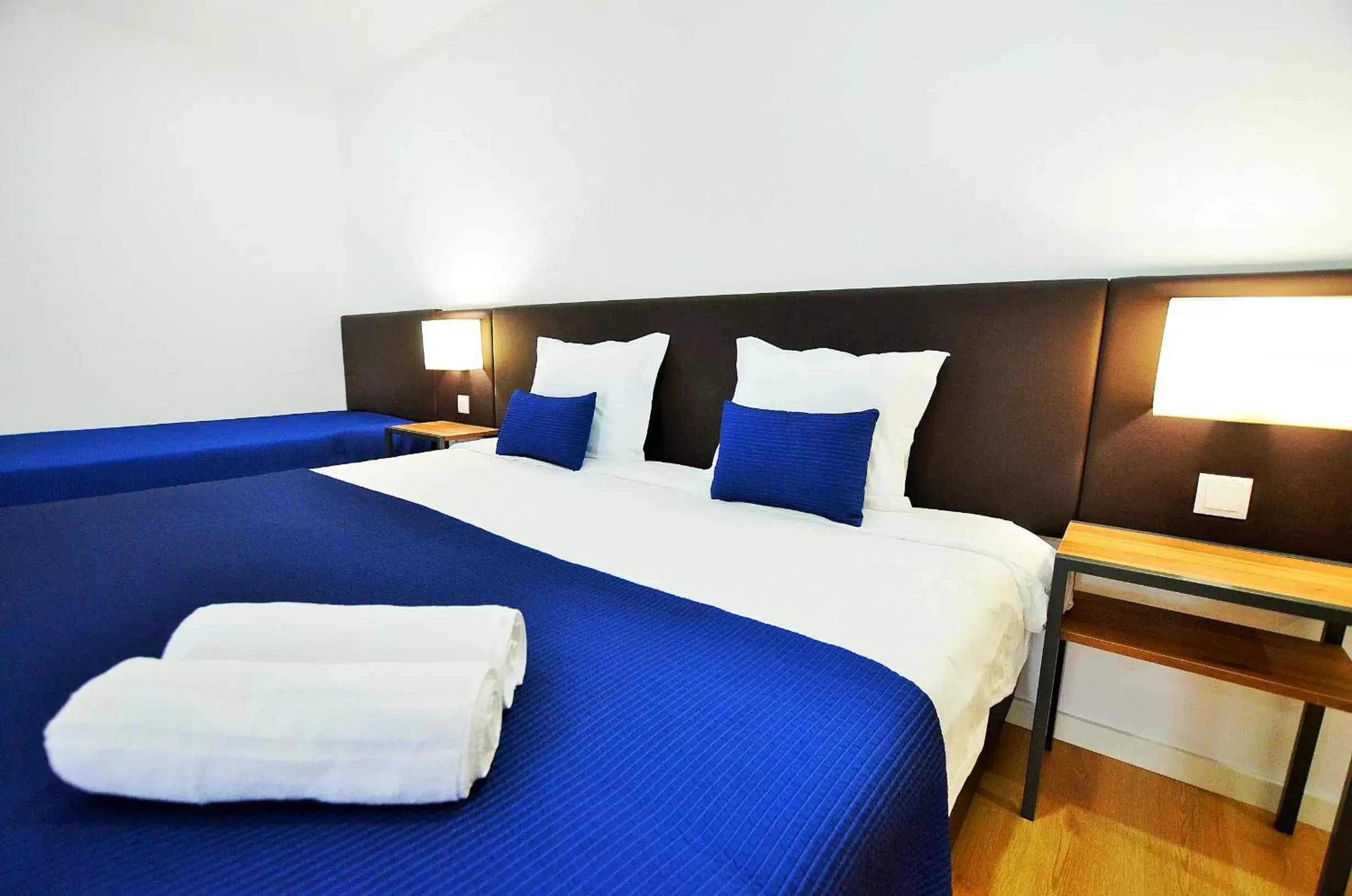 Deluxe Family Room with Balcony and Pool View in HILLTOP OASIS Lisboa Oeiras Deluxe Family Room with Balcony and Pool View in HILLTOP OASIS Lisboa Oeiras