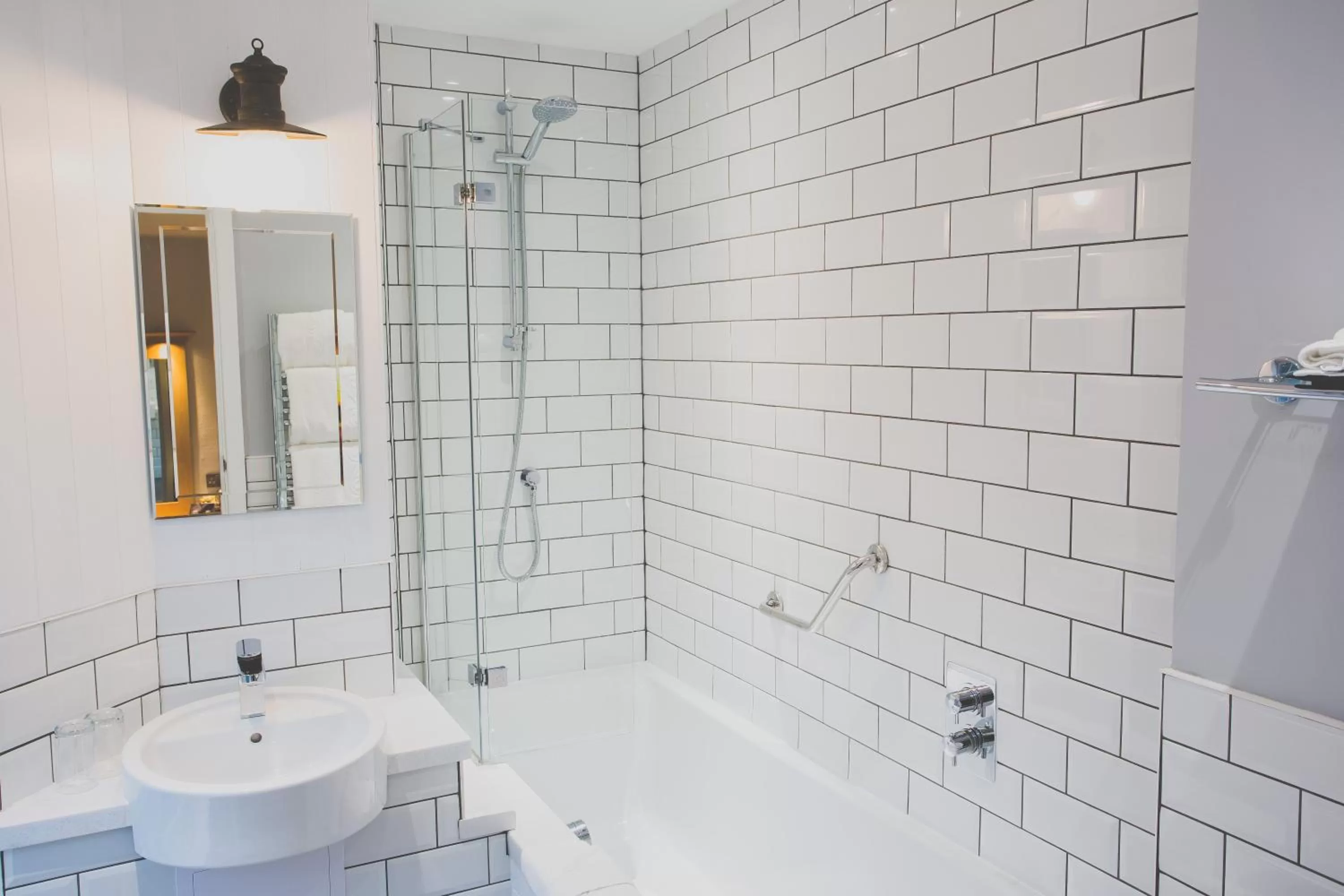 Shower in Greenbank Hotel