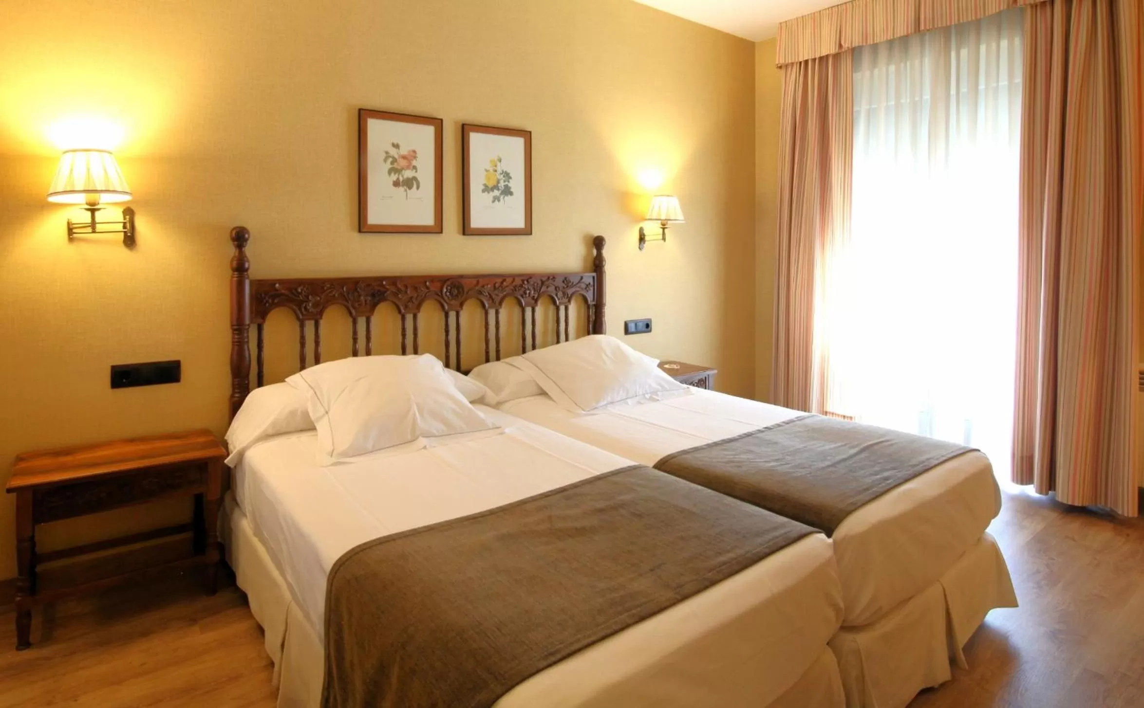 Bed in Hotel Ele Puente Romano de Salamanca