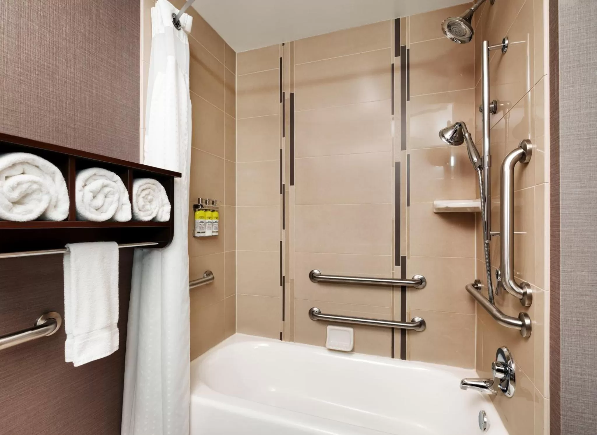 Bathroom in Holiday Inn Express Hotel & Suites Billings by IHG