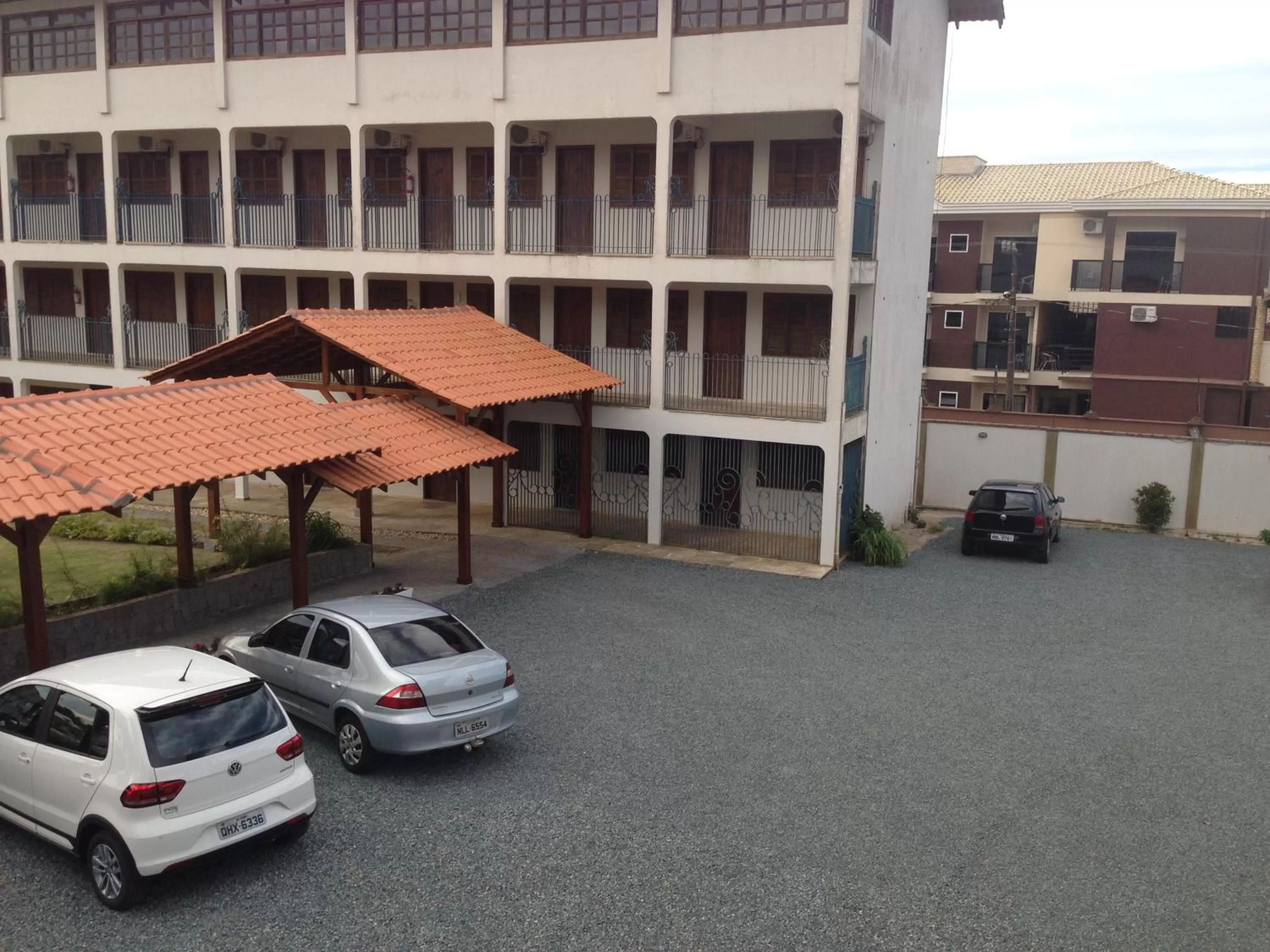 Area and facilities in Bartholo Plaza Hotel