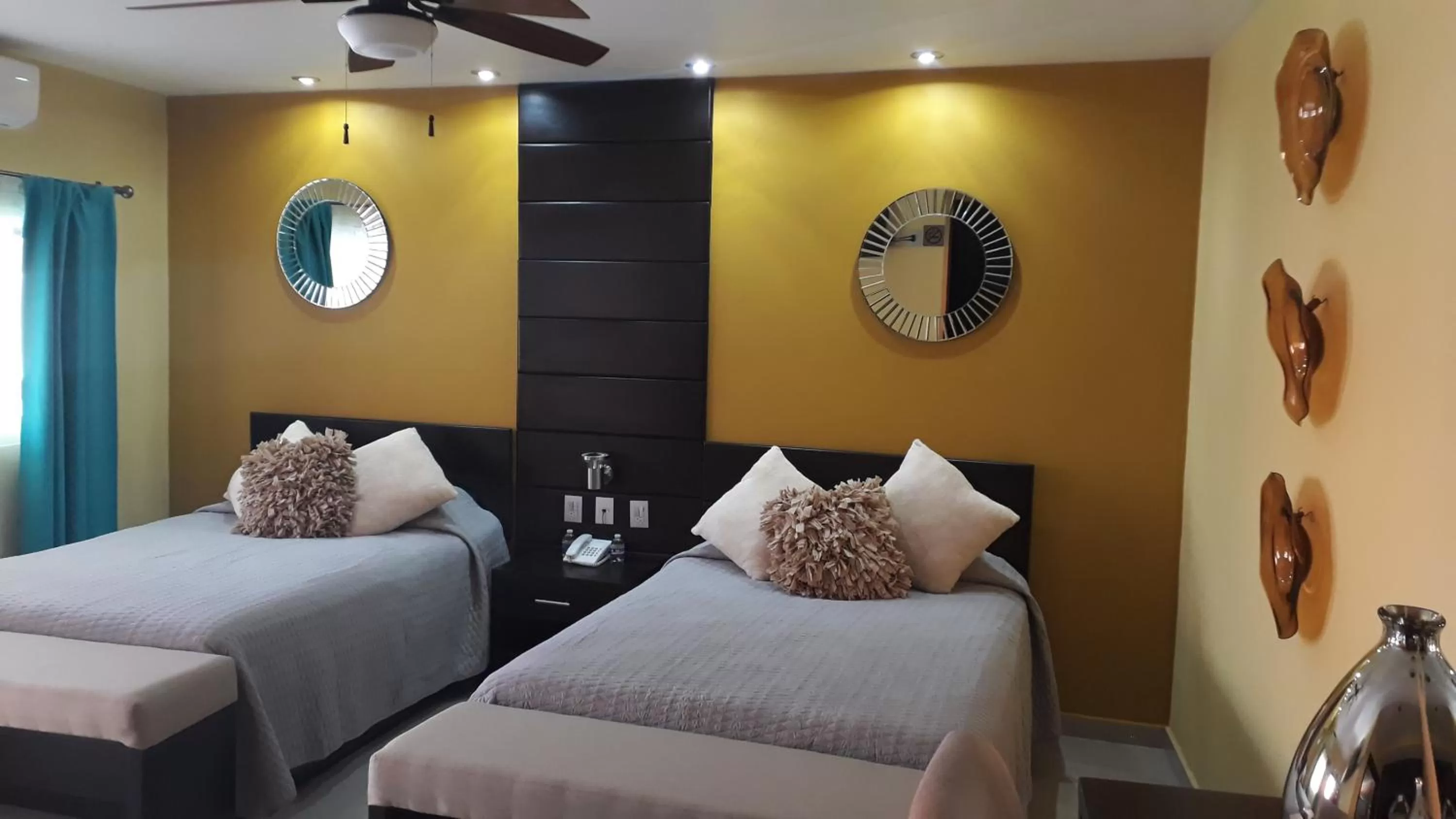 Bed in Luxury Hotel Inn