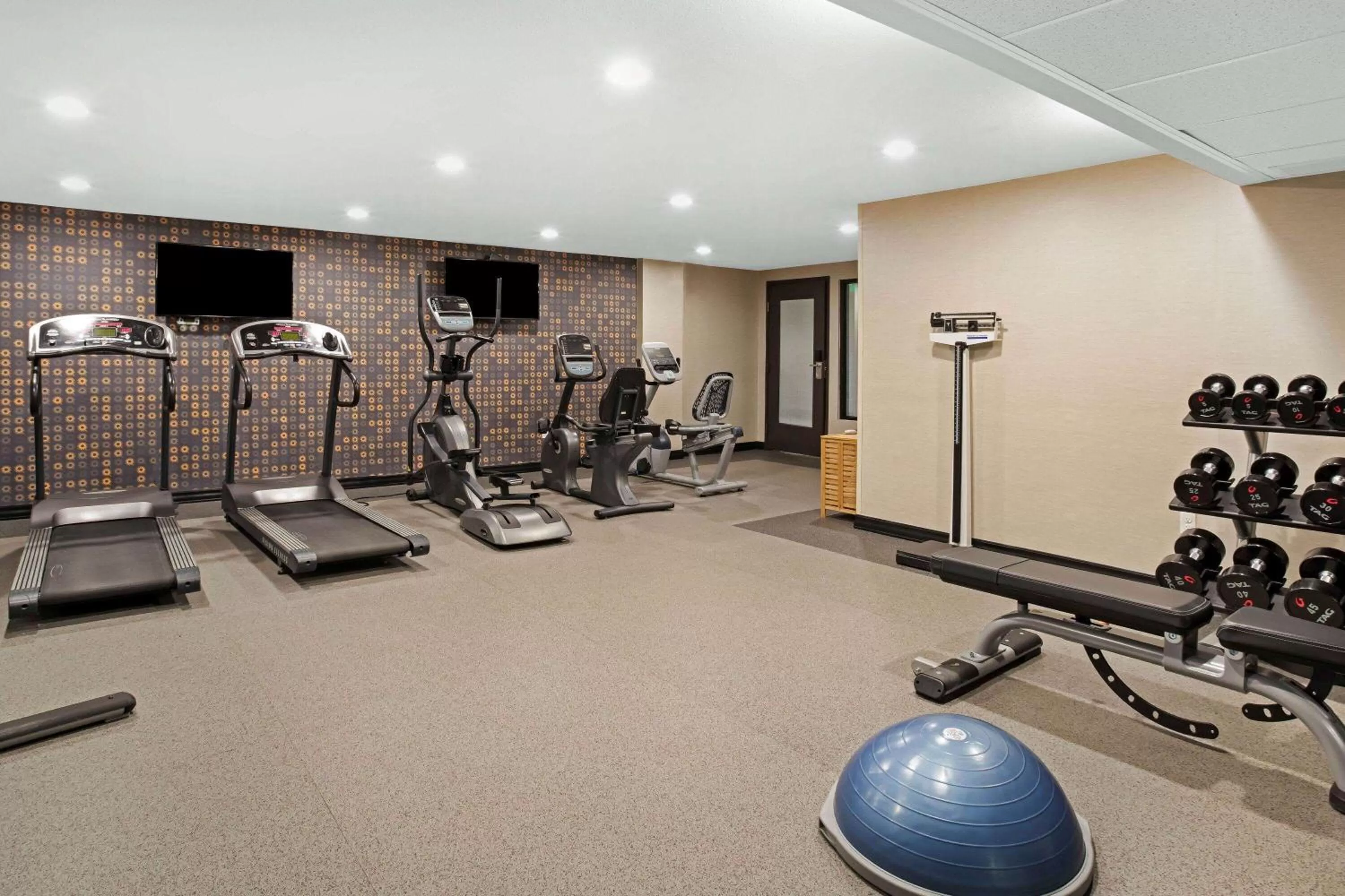 Fitness centre/facilities in La Quinta Inn & Suites by Wyndham Denver Aurora Medical