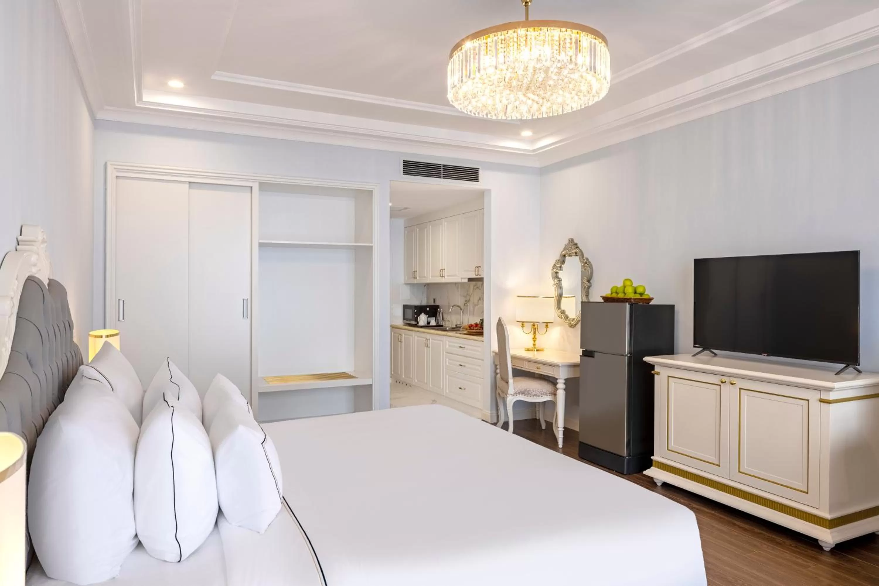 Bed in Meliá Vinpearl Phu Ly