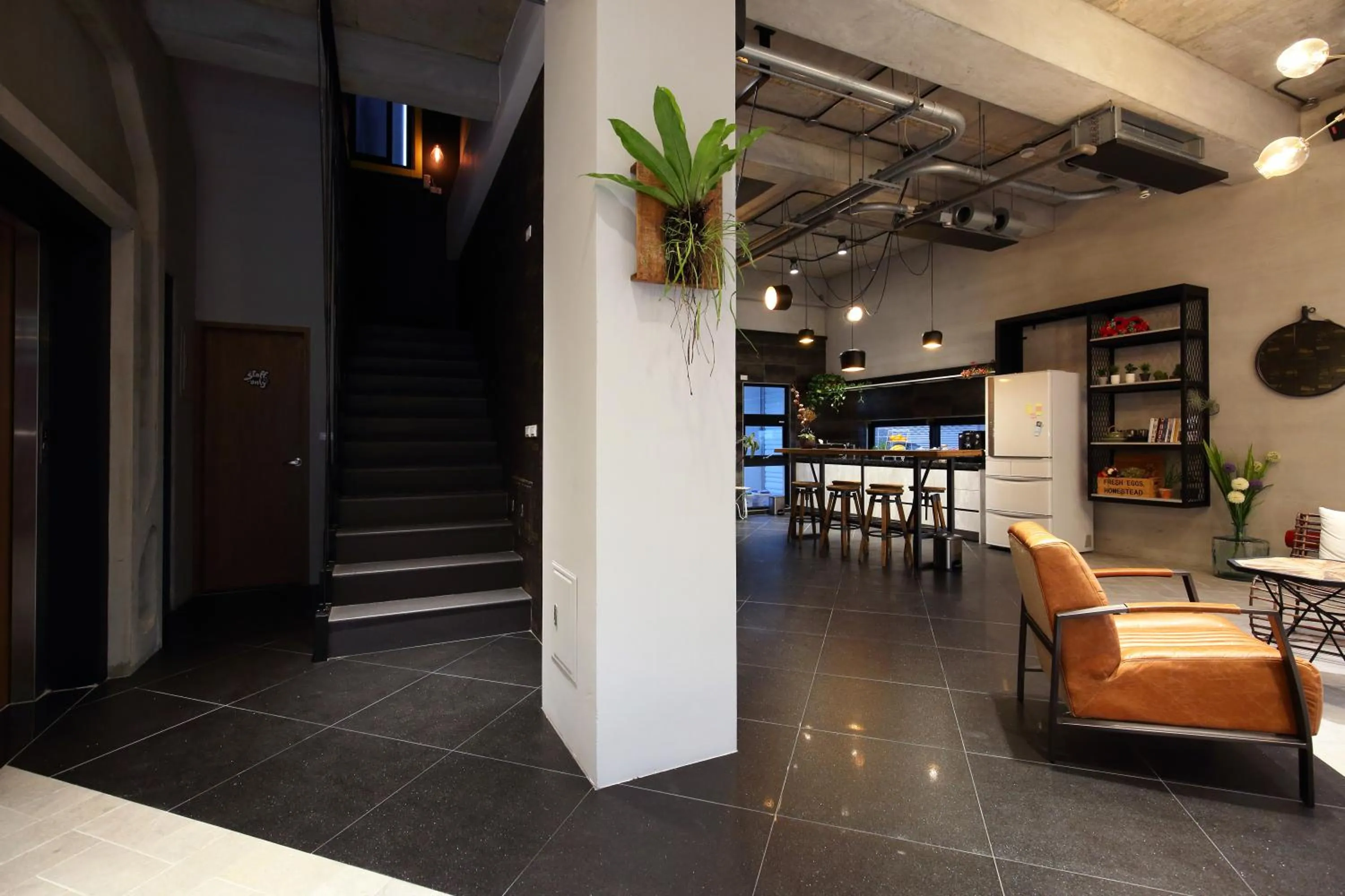 指南針民宿2178 & 工殿民宿2182