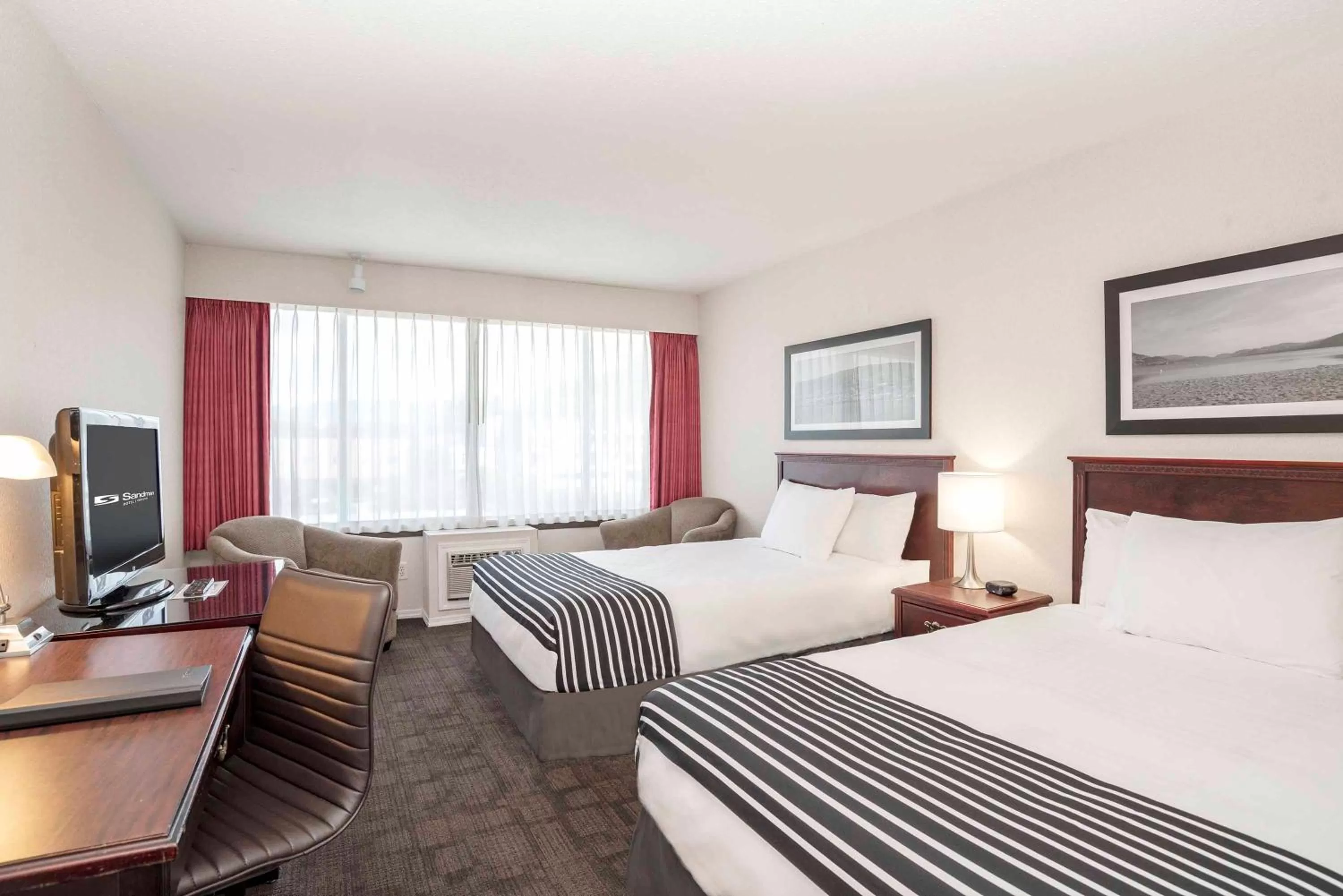 Standard Room, 2 Double Beds in Sandman Hotel Penticton