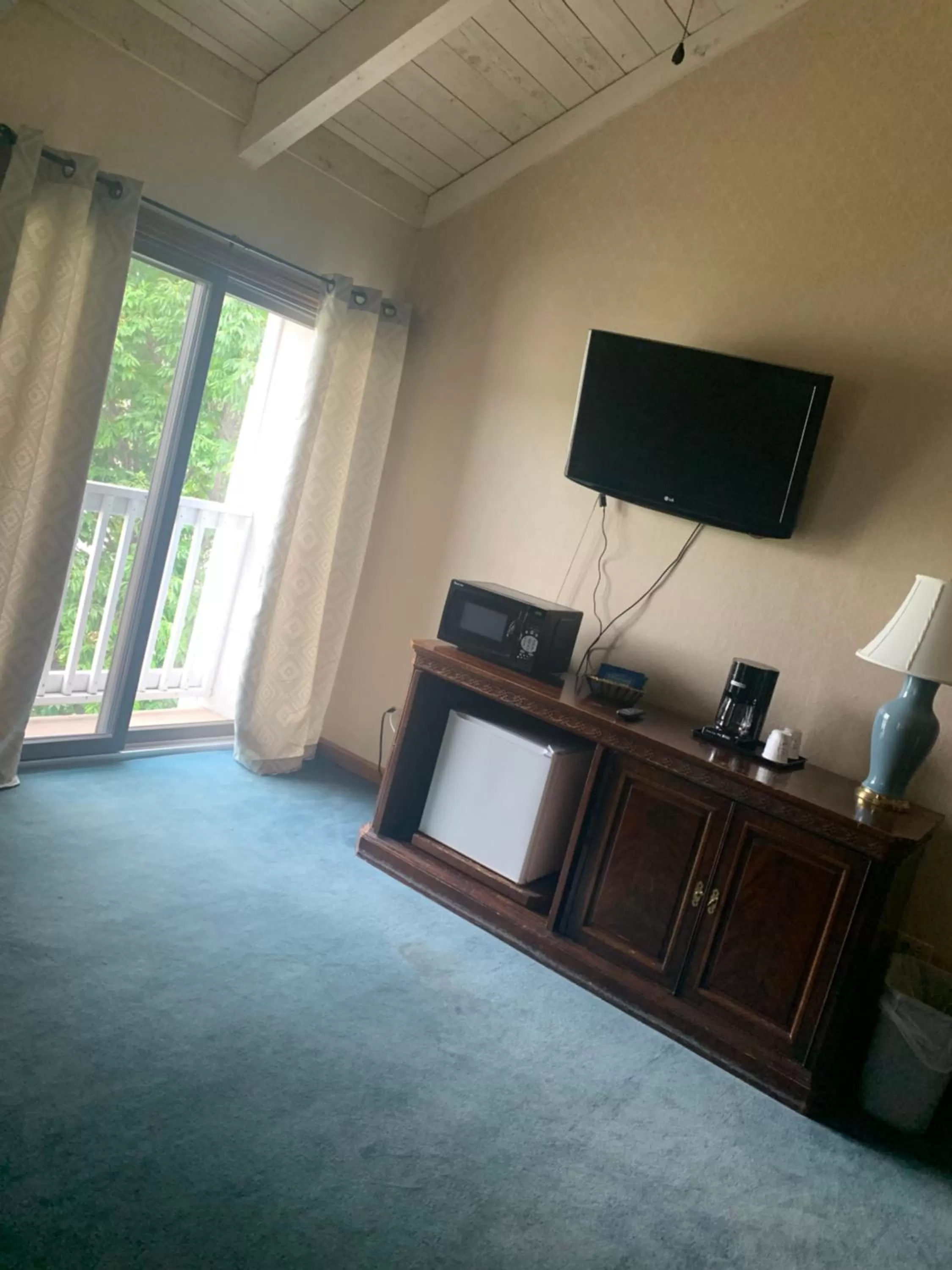 TV and multimedia, TV/Entertainment Center in Bay Valley Resort