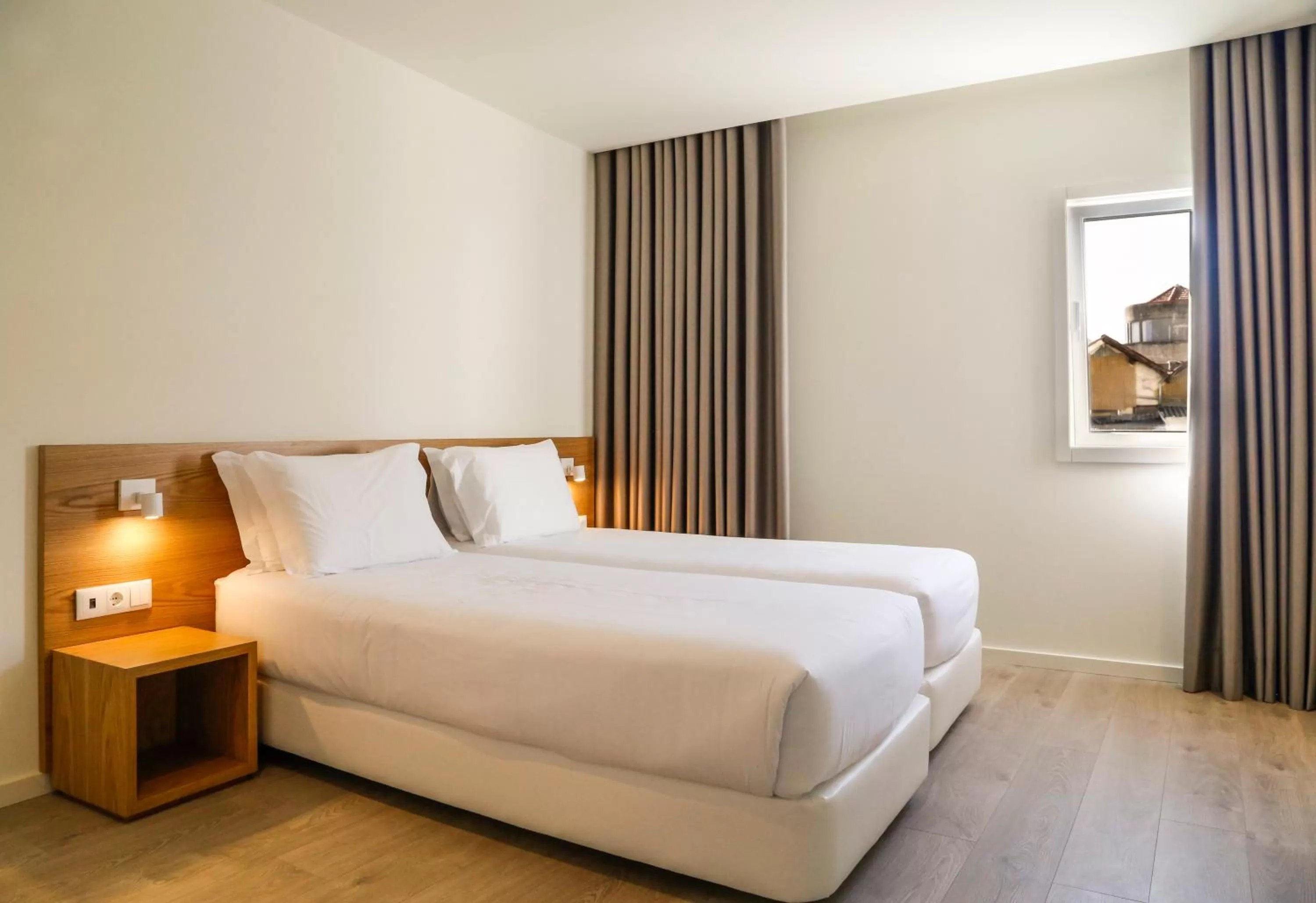 Bedroom, Bed in Hotel Spot Family Suites