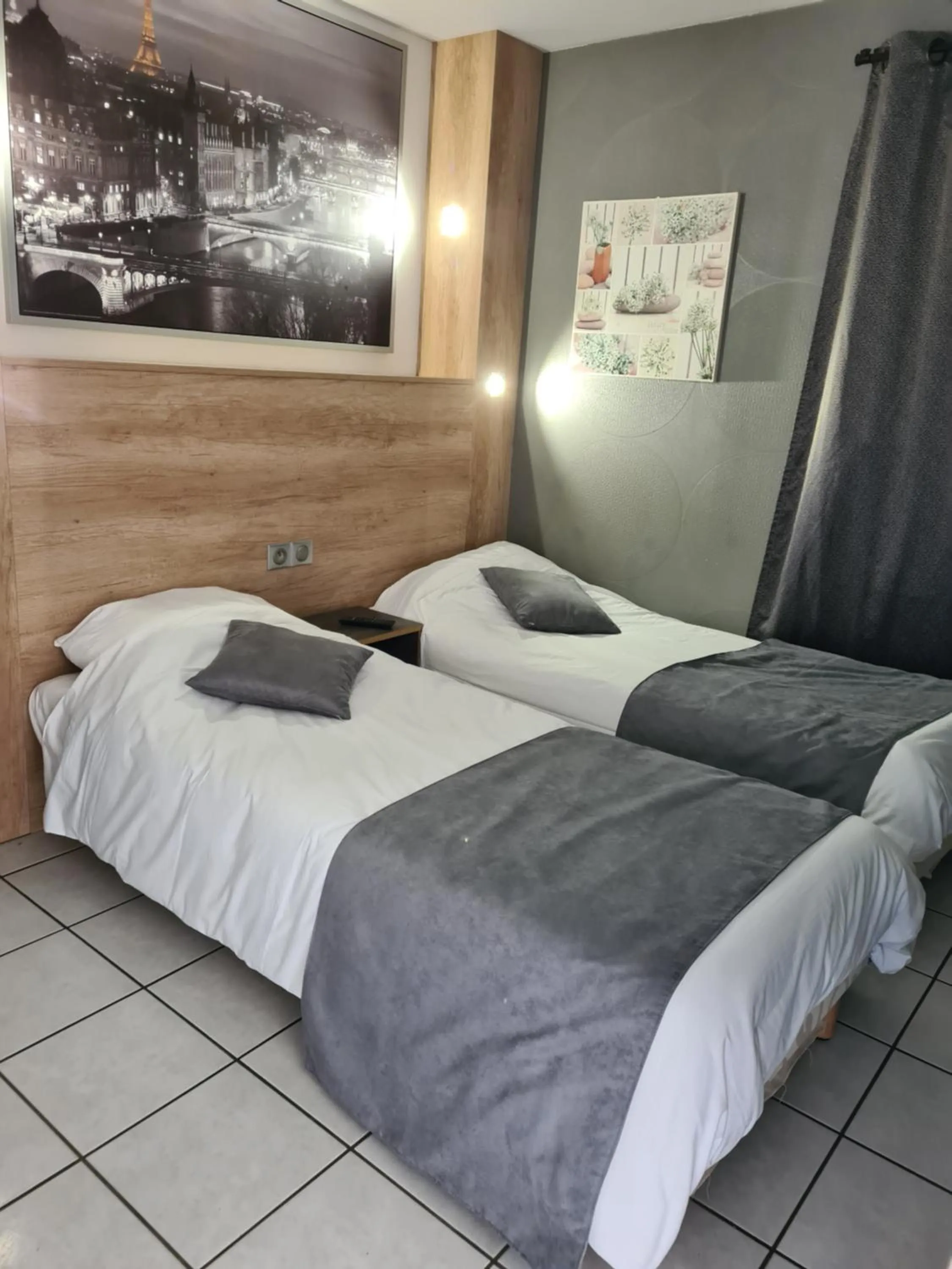 Bedroom, Bed in Initial by balladins Lyon / Chanas