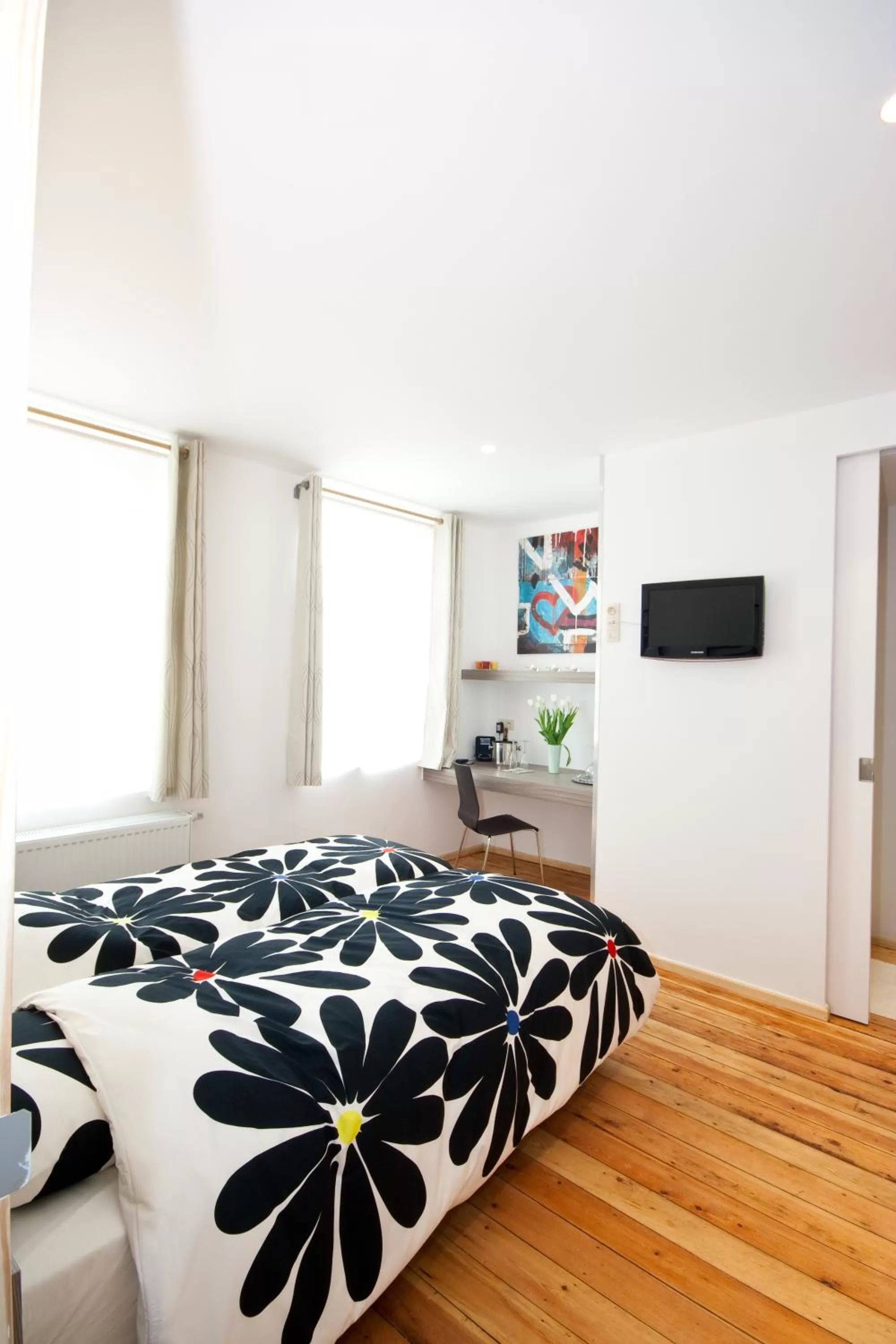 Photo of the whole room, Bed in @Cocoon