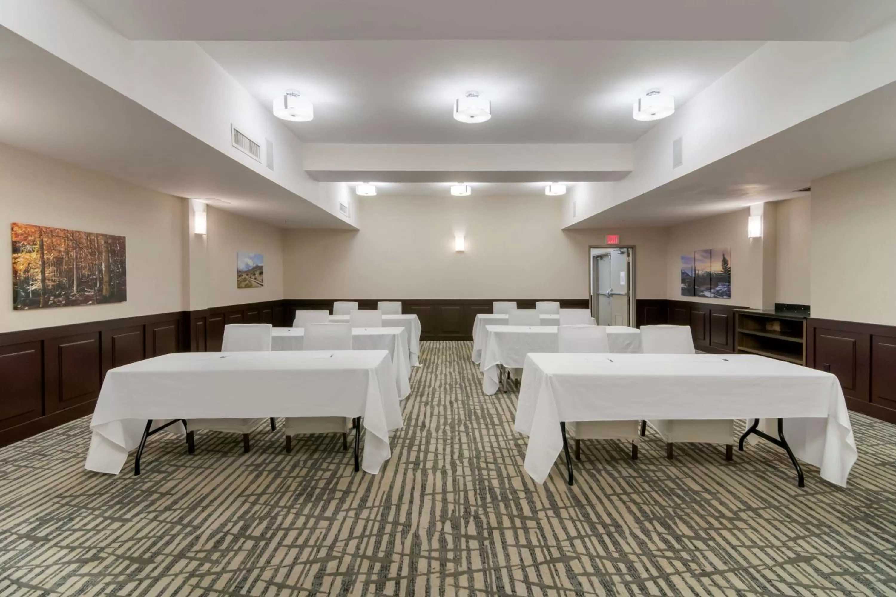 Meeting/conference room in Best Western Premier Aberdeen Kamloops