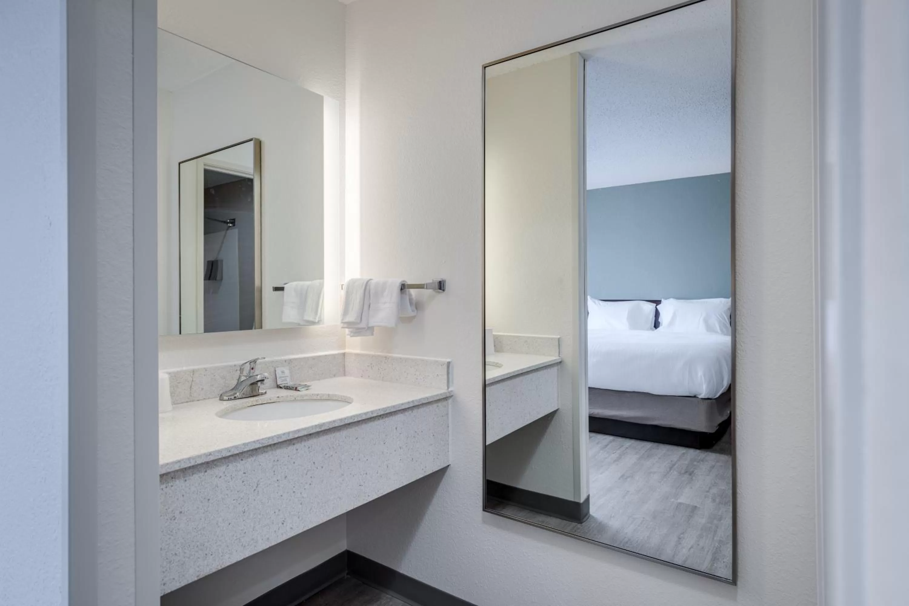 Bathroom, Bed in MySuites Lawton