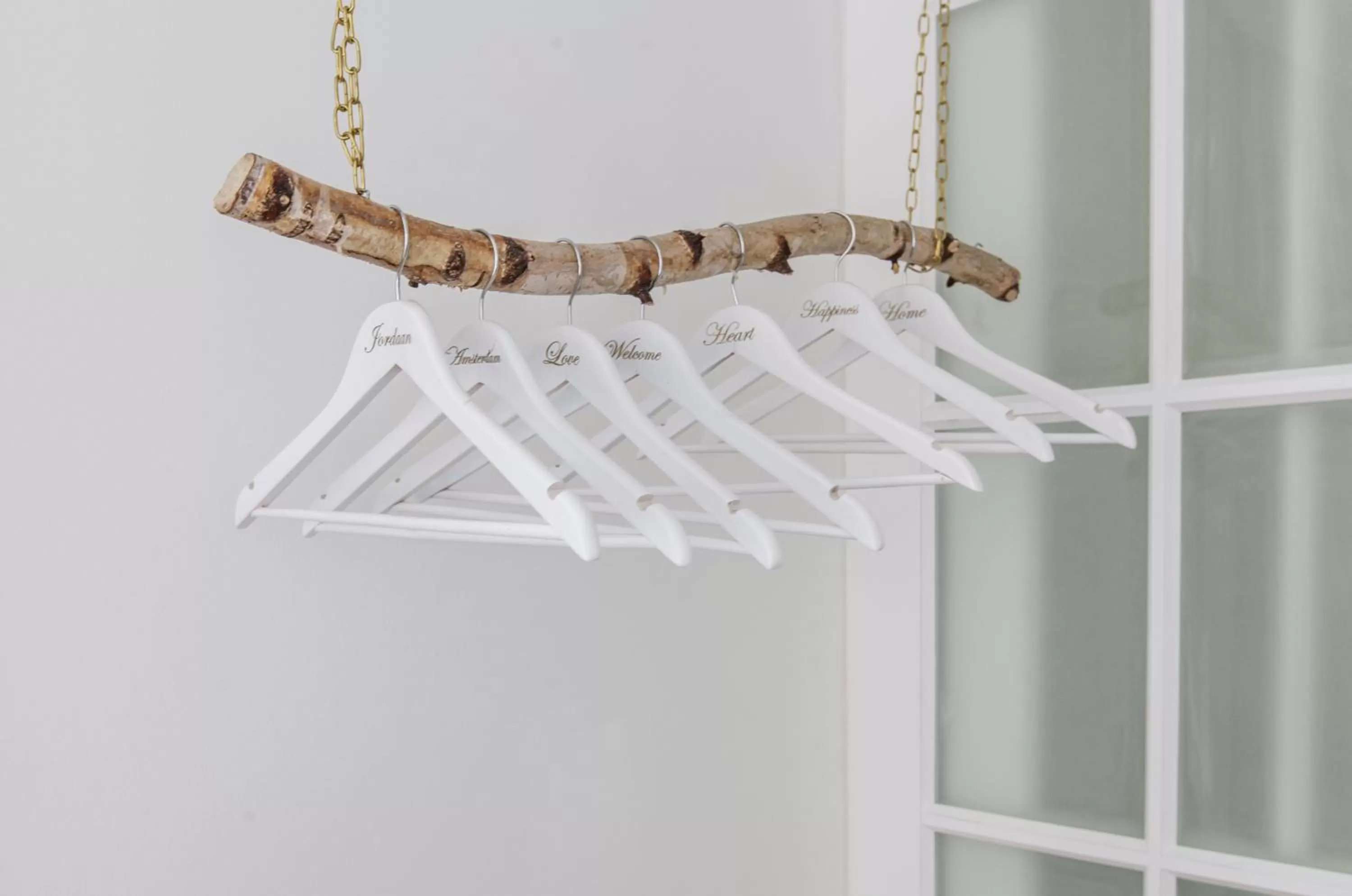 Decorative detail in Jordaan Suite bed and bubbles