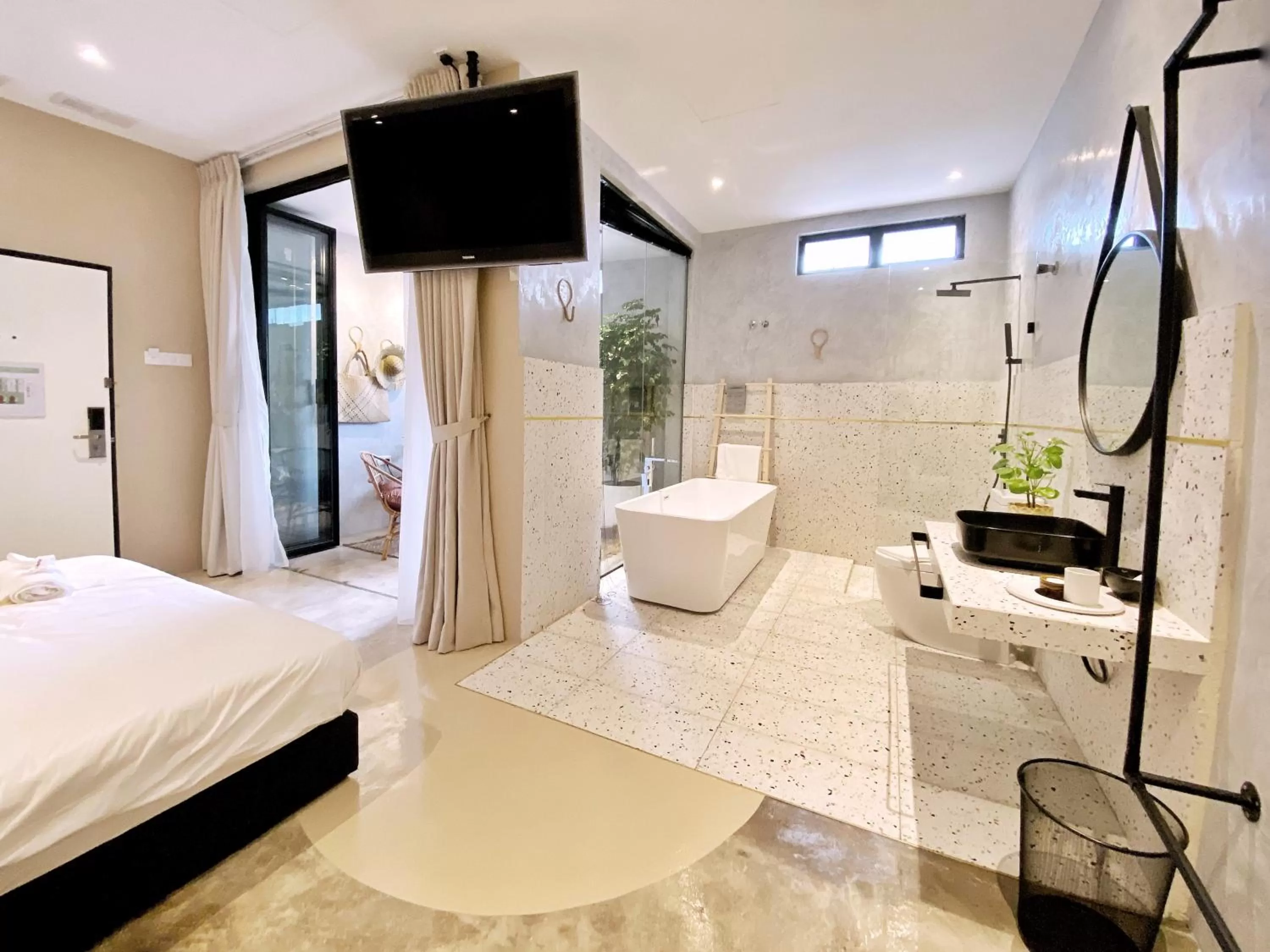 Bed in One Heritage Hotel