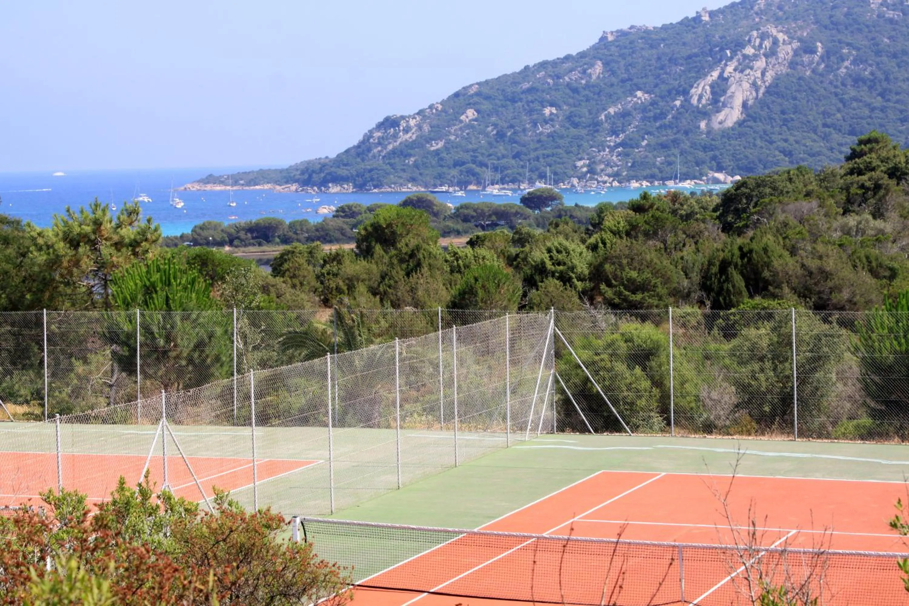 Tennis court in Hôtel Castell'Verde