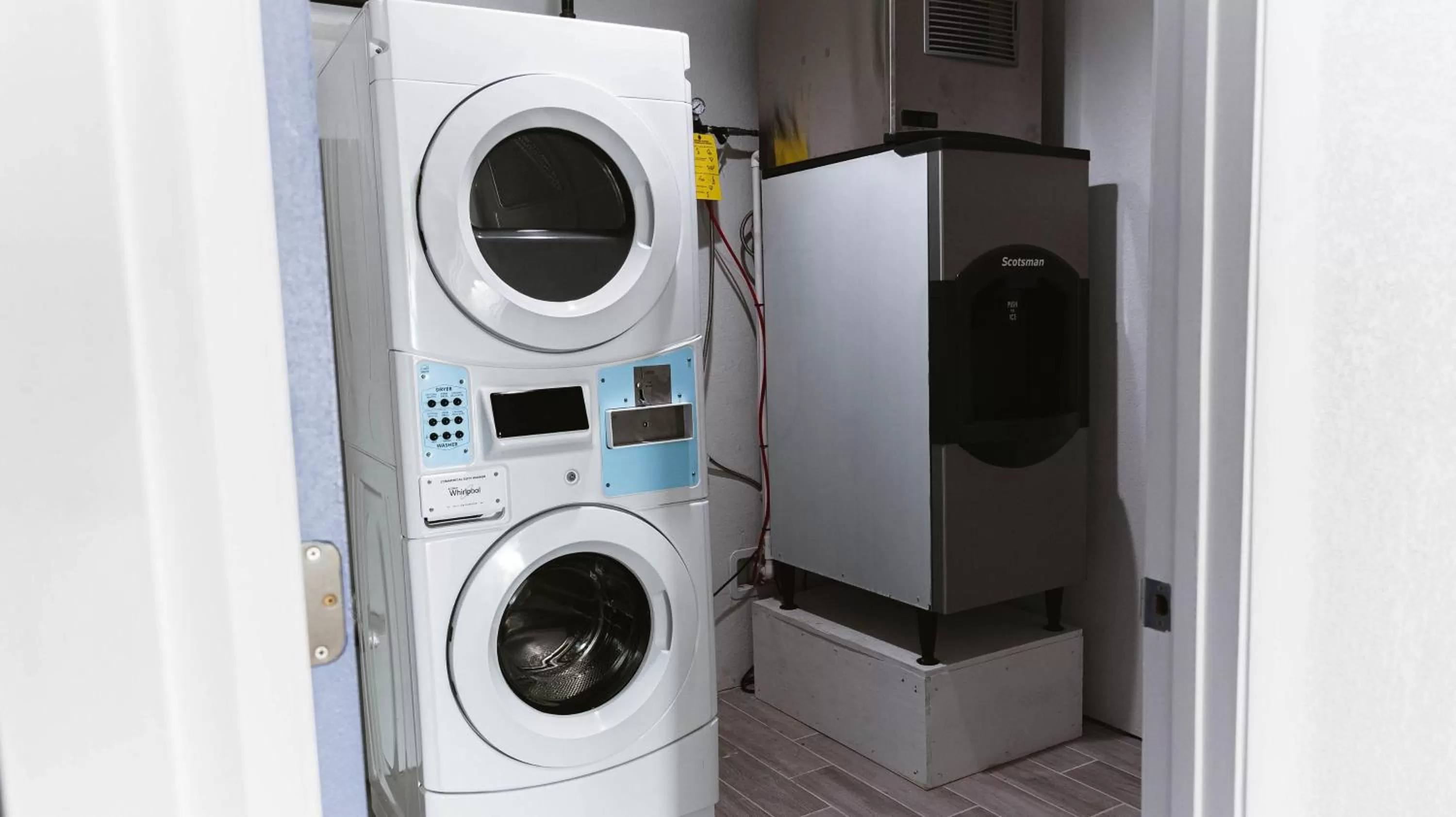 Motel 6 Bellville, OH