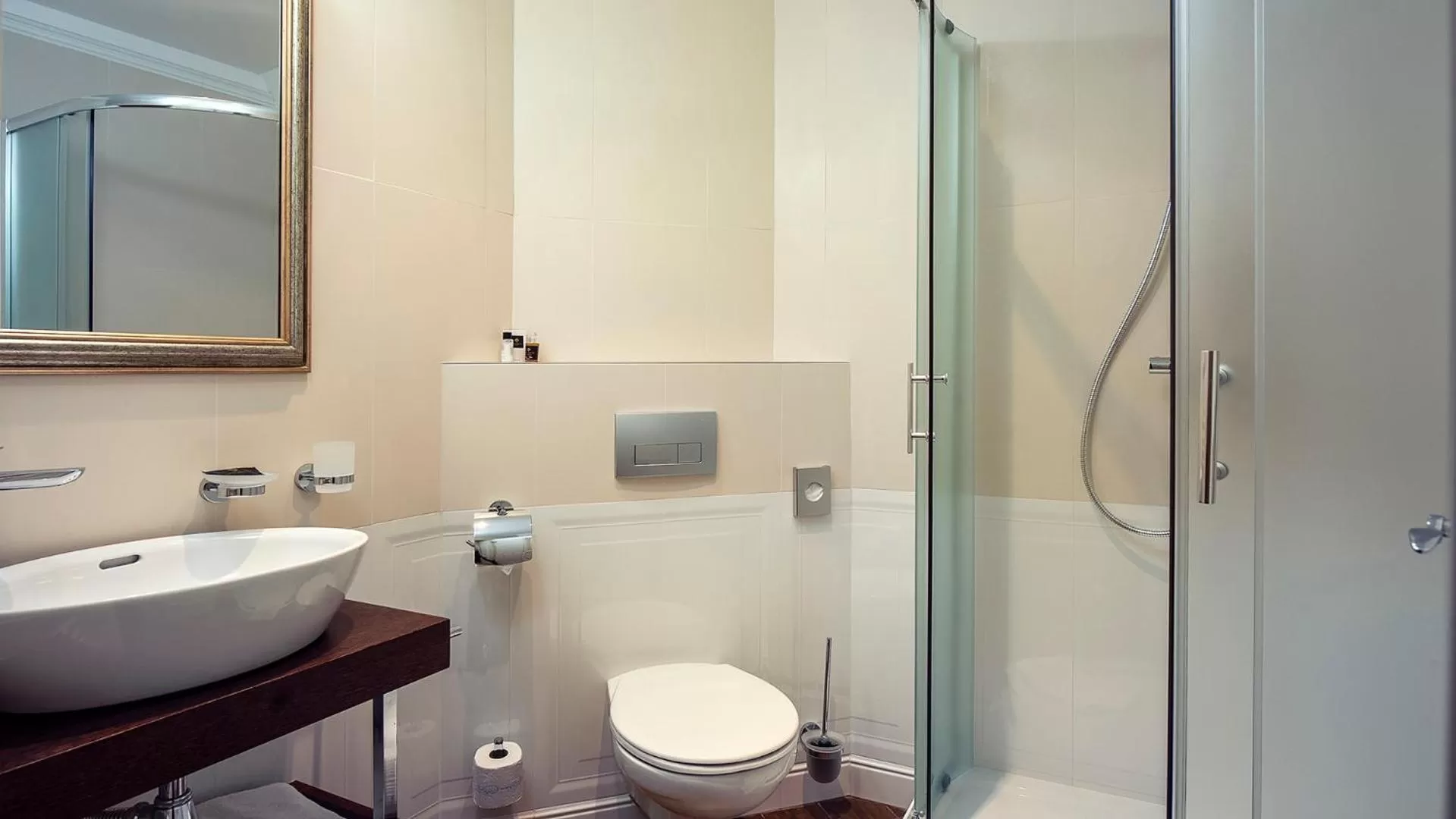 Bathroom in Hotel Ambassador