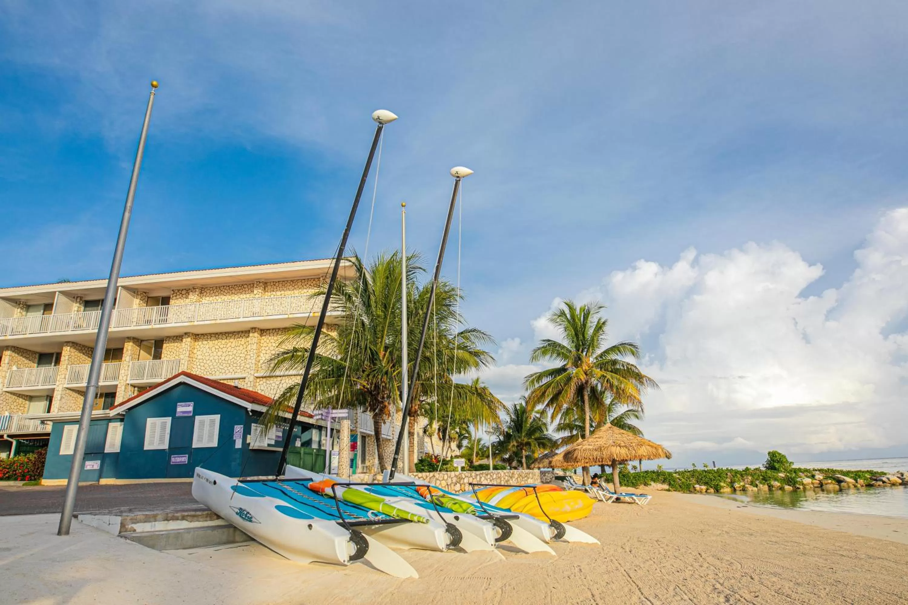 Area and facilities, Beach in Holiday Inn Resort Montego Bay All Inclusive, an IHG Hotel