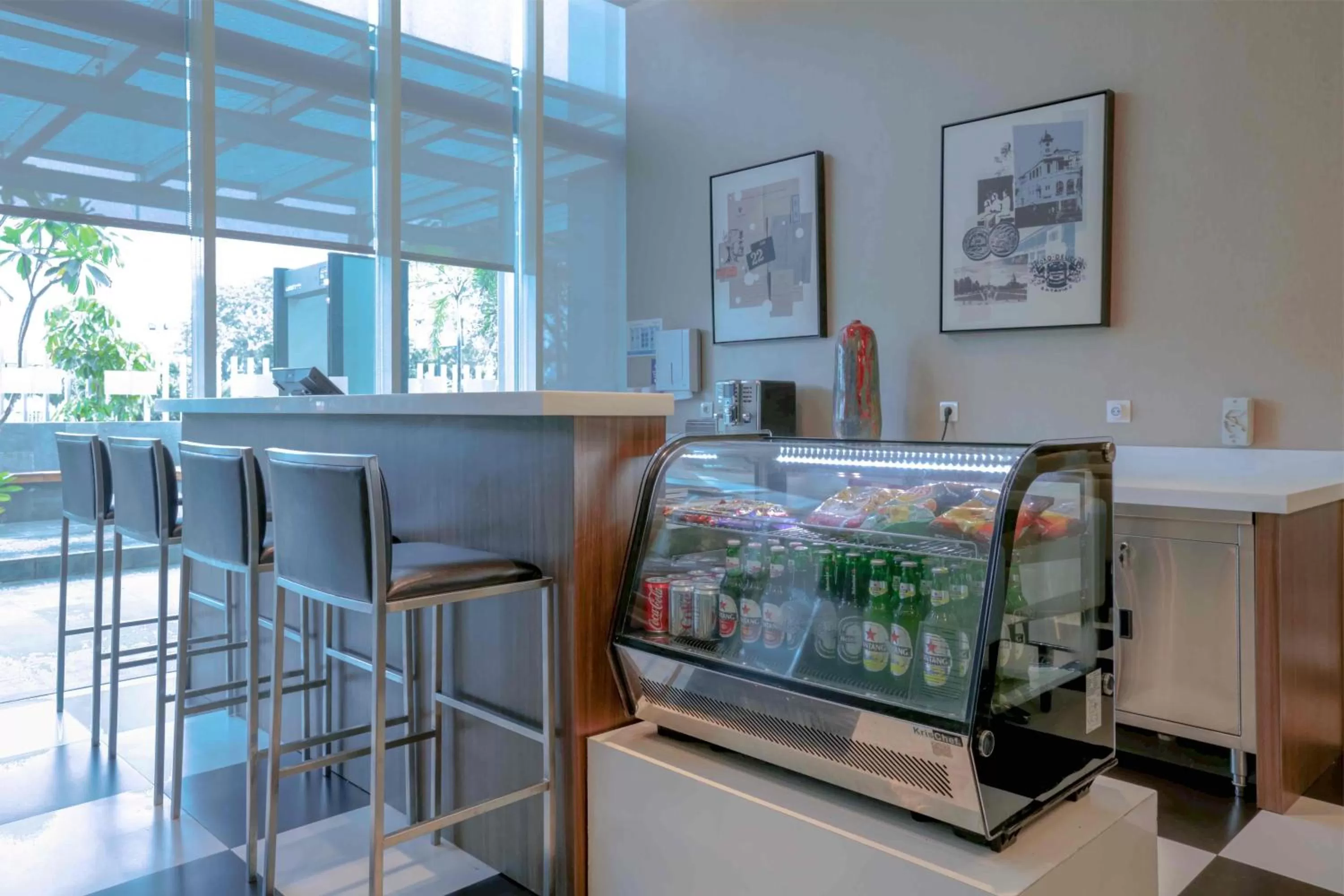 Food and drinks in Holiday Inn Express Jakarta International Expo by IHG