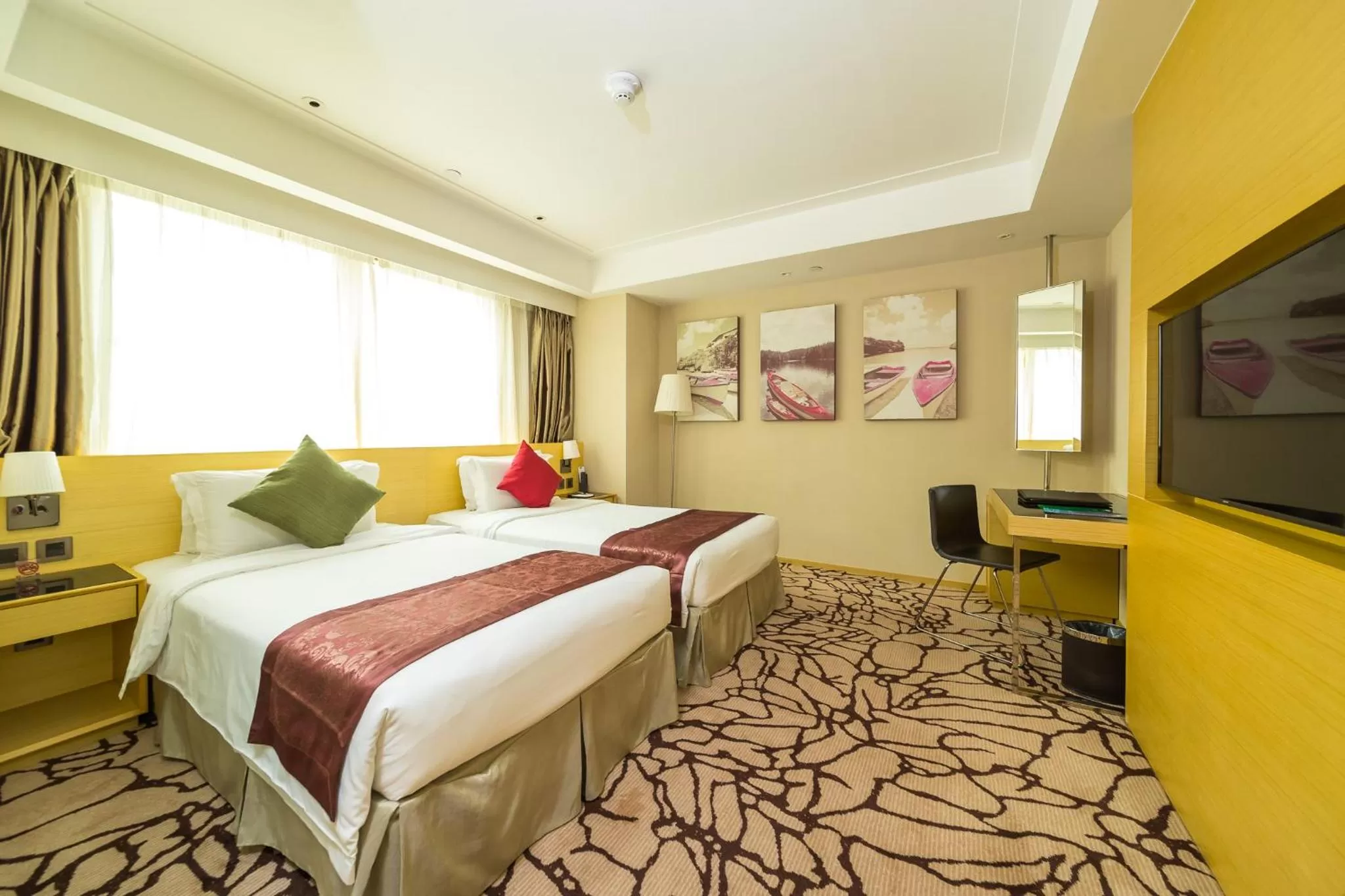 Deluxe Double or Twin Room with City View in Eco Tree Hotel Sheung Wan