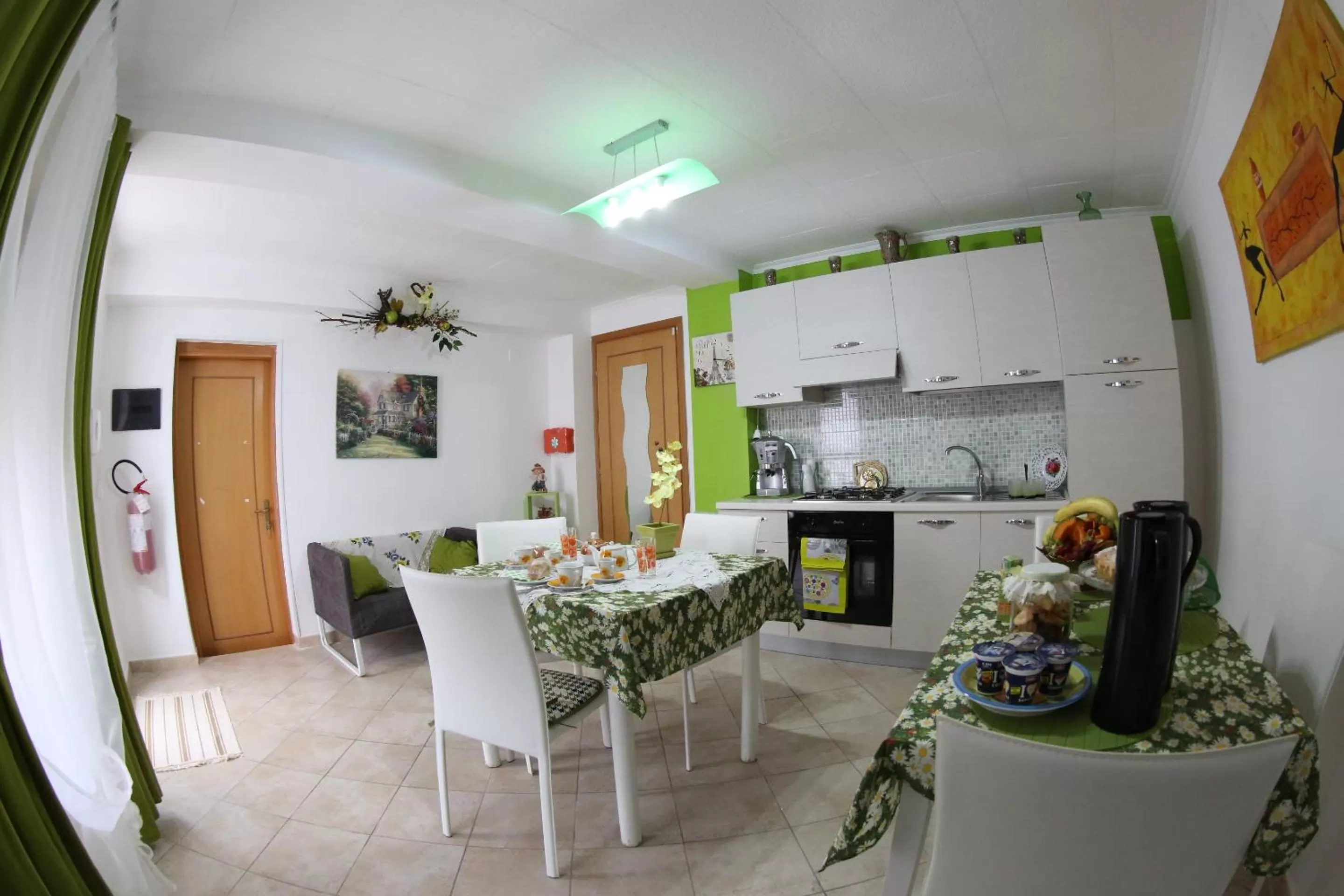 Communal kitchen in BeB Vanessa Le Fontanelle