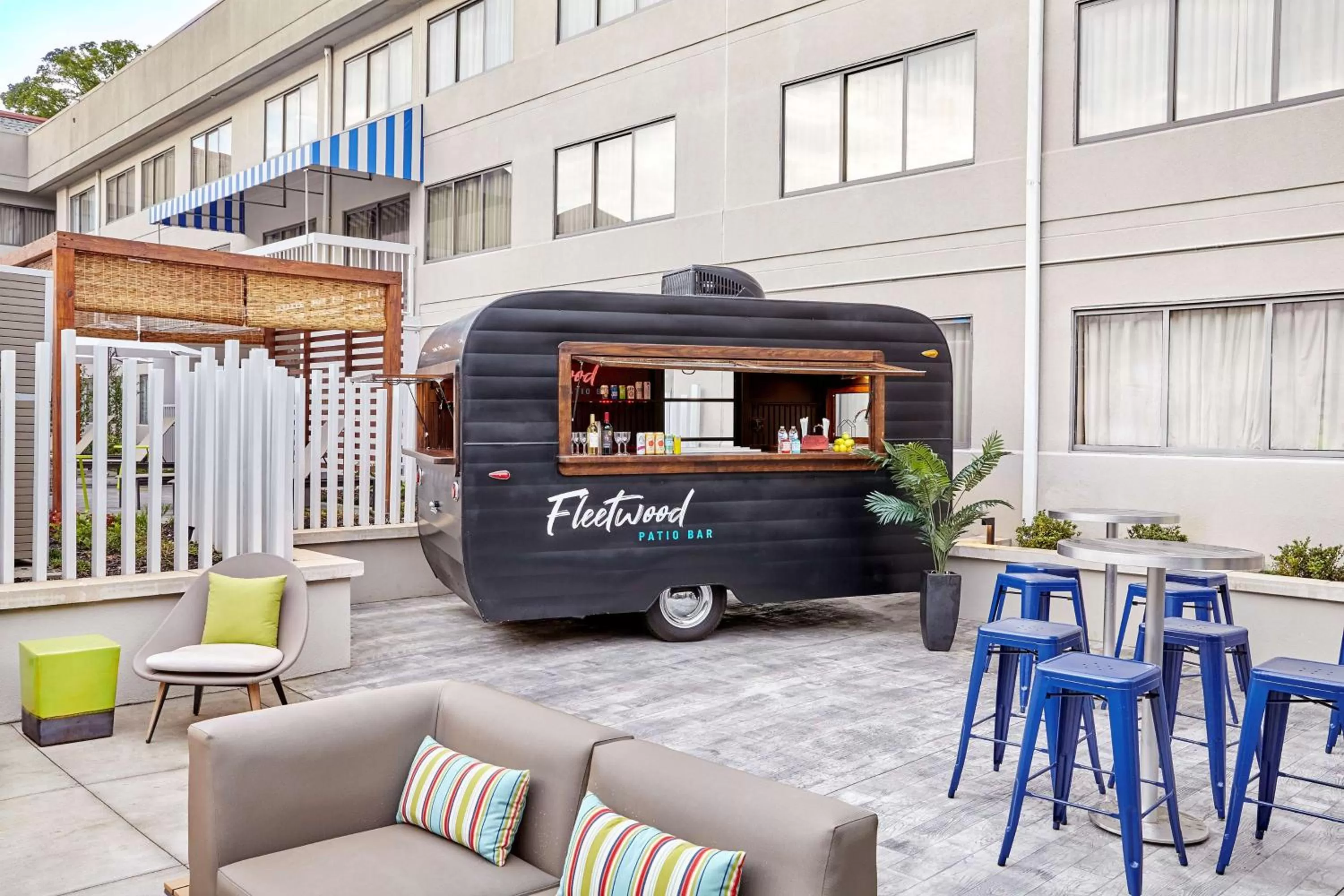 Dining area in DoubleTree Suites by Hilton Nashville Airport