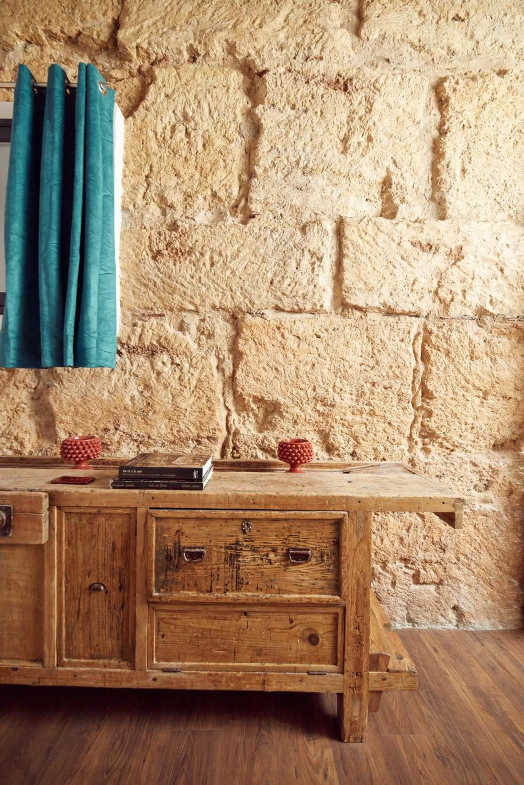 Decorative detail in L' Hôtellerie Easy Suites