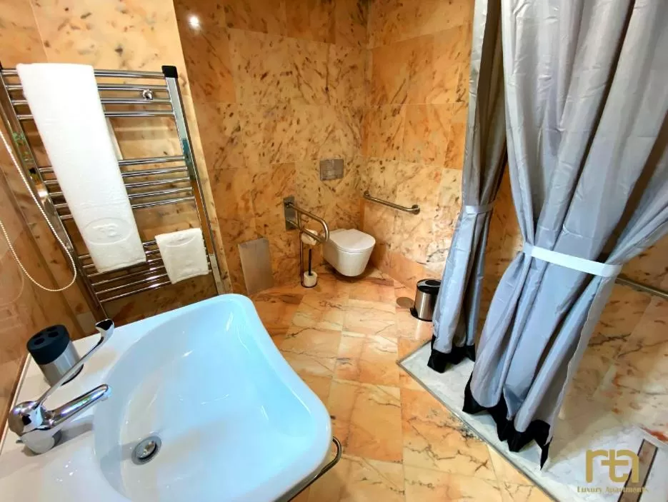 Bathroom in TM Luxury Apartments Lisbon