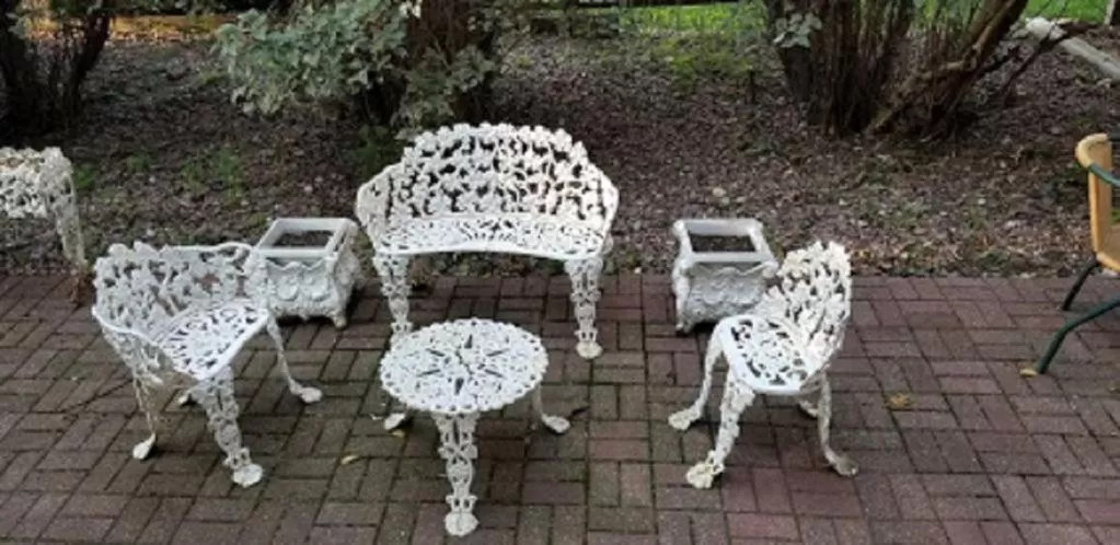 Patio in Historic Victorian Inn