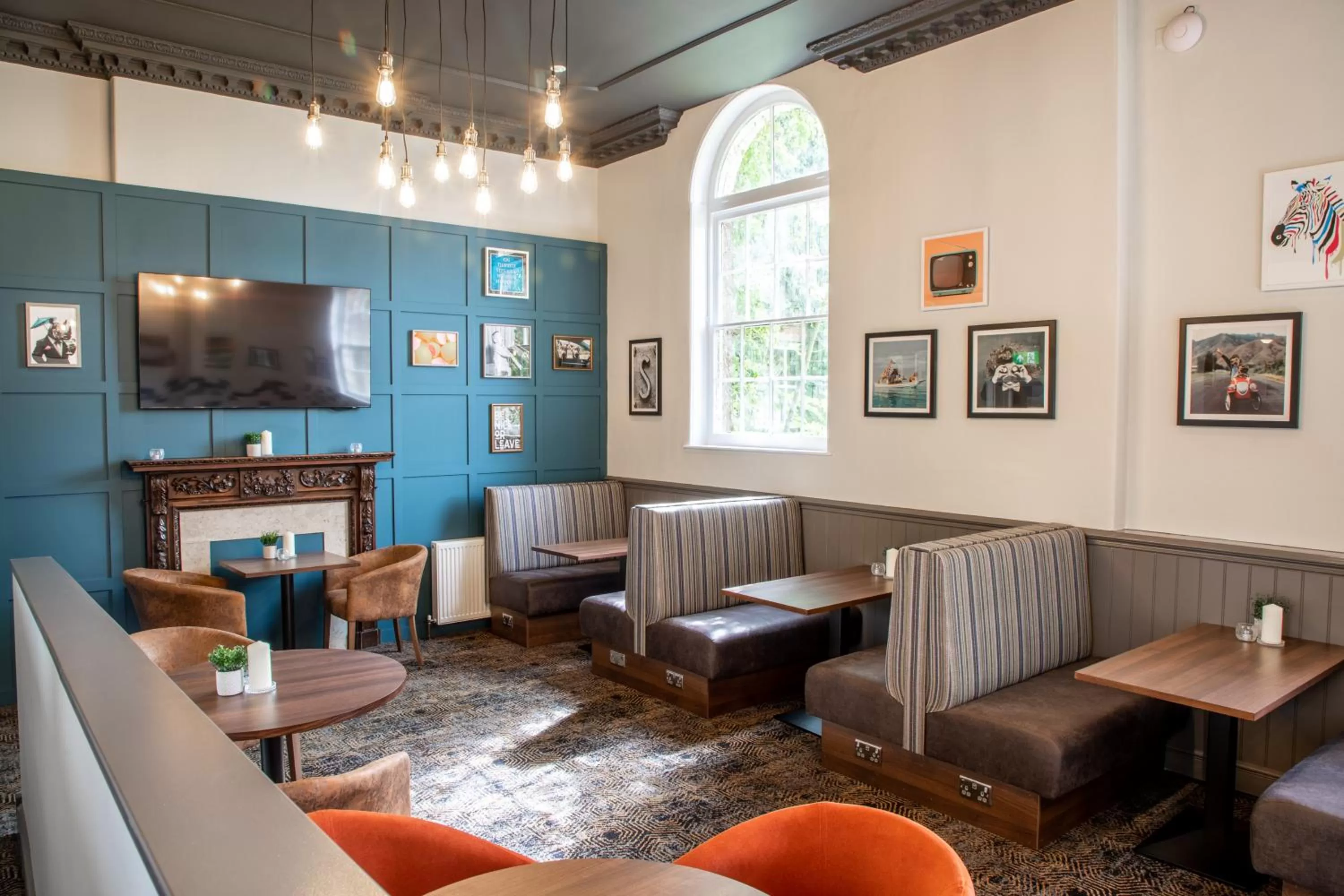 Restaurant/places to eat in Park House Hotel