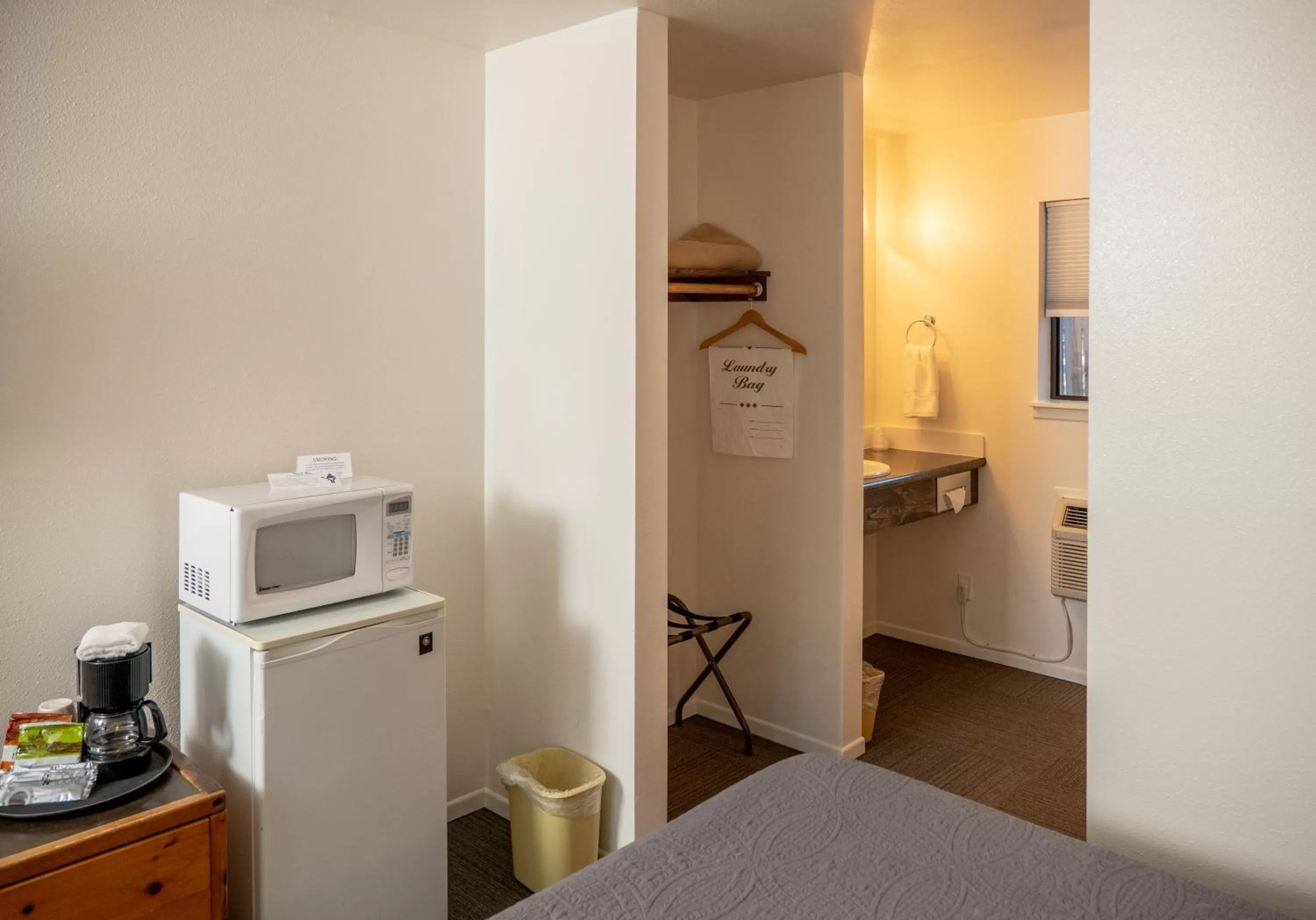 Coffee/tea facilities, Bed in Eagle Cap Chalets