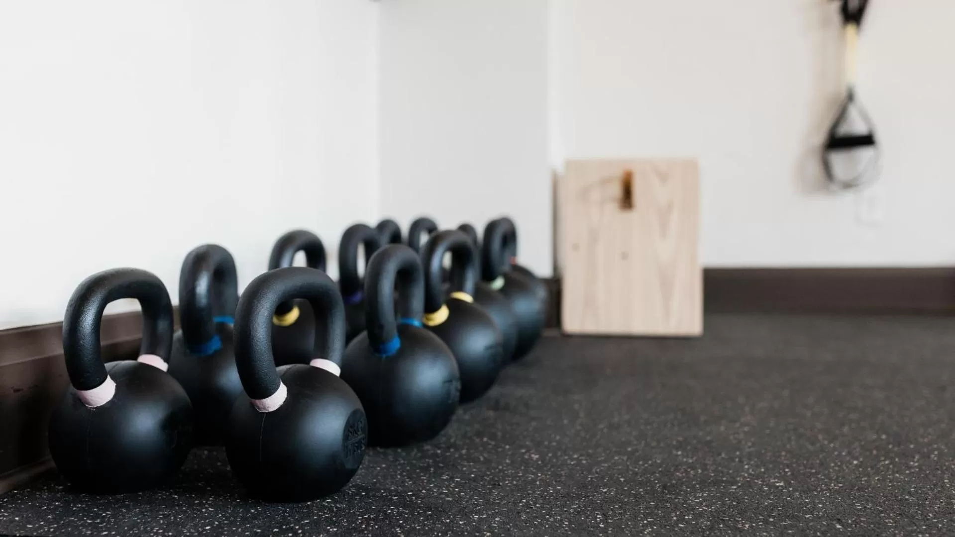 Fitness centre/facilities in SCP Redmond Hotel