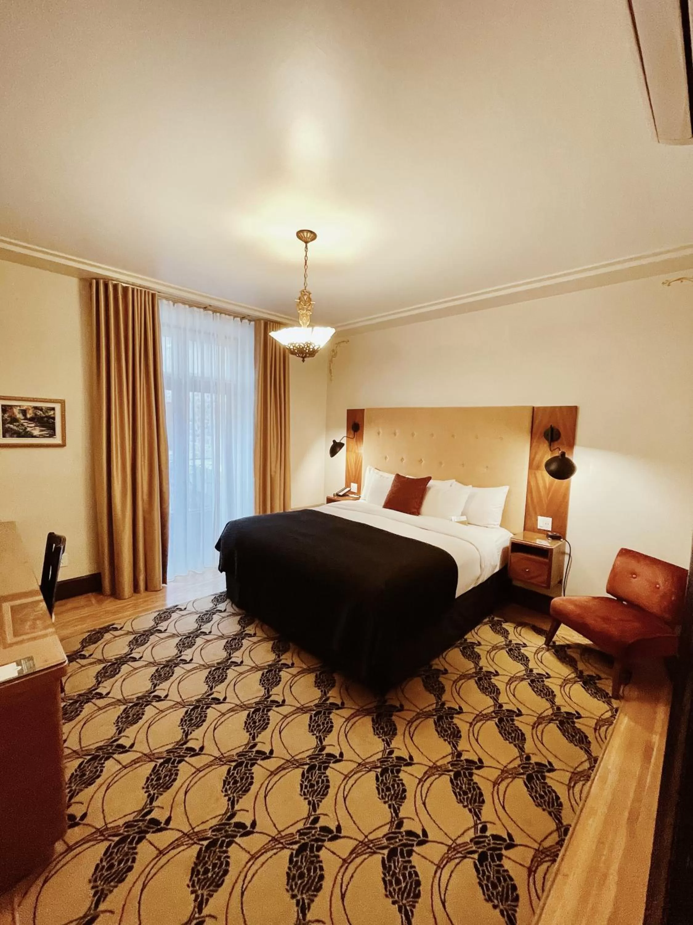 Bed in Hotel Manoir D'Auteuil - Par Aneyro