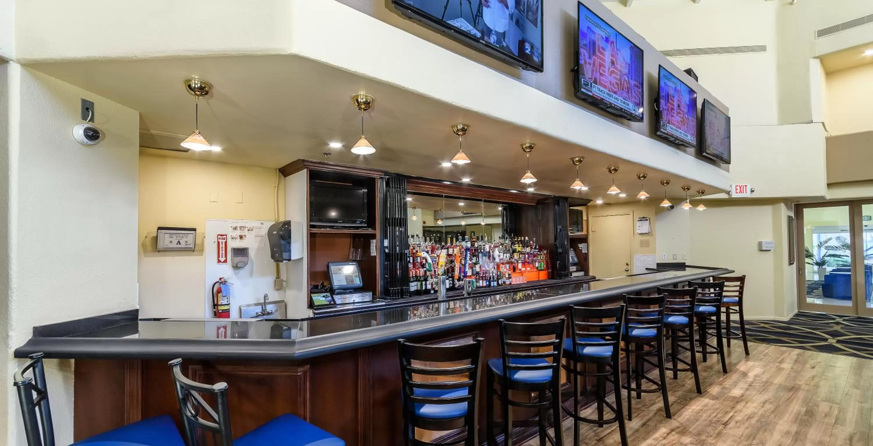 Lounge or bar in Alexis Park All Suite Resort