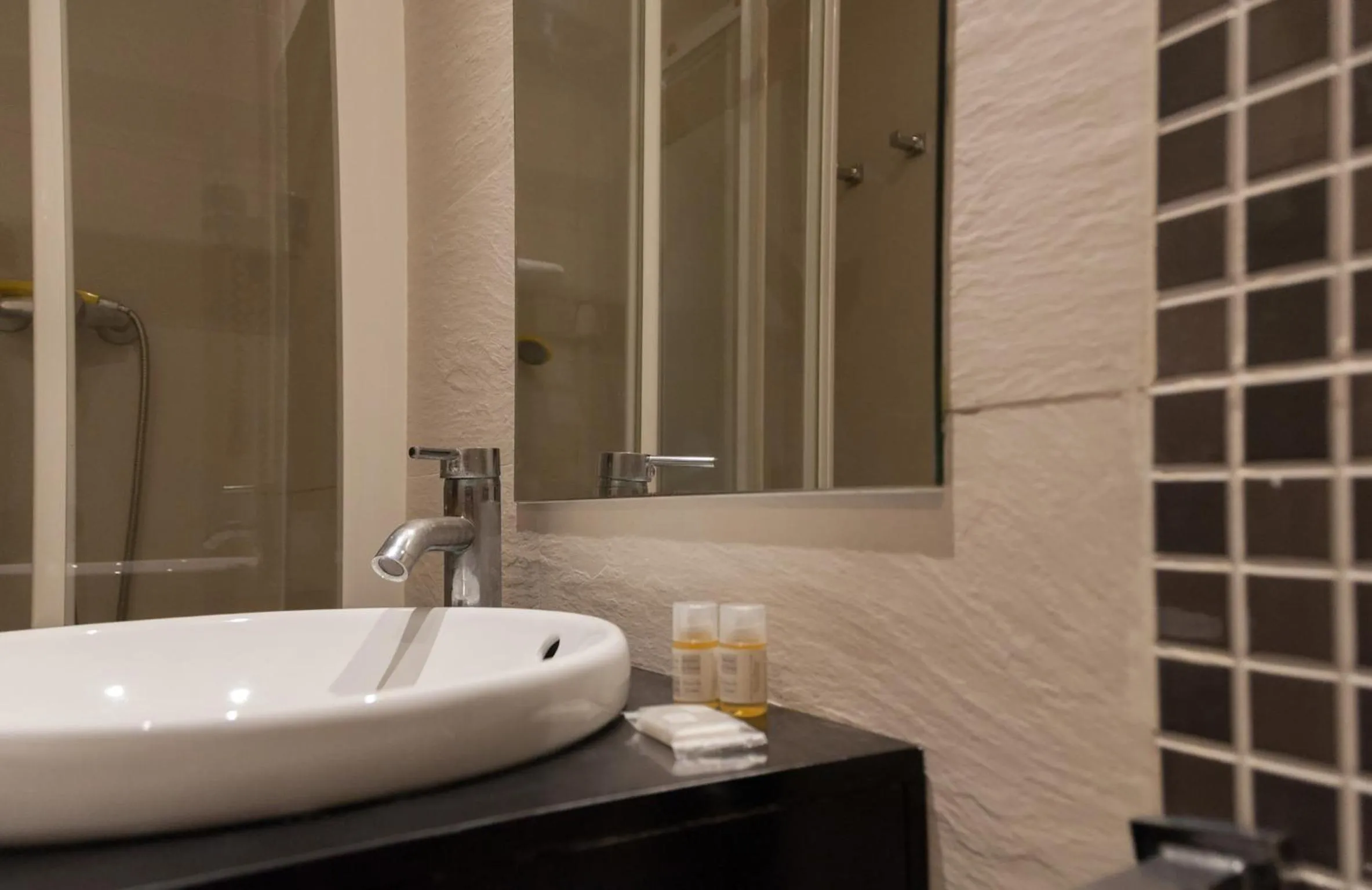 Bathroom in Hostal Bcn 46